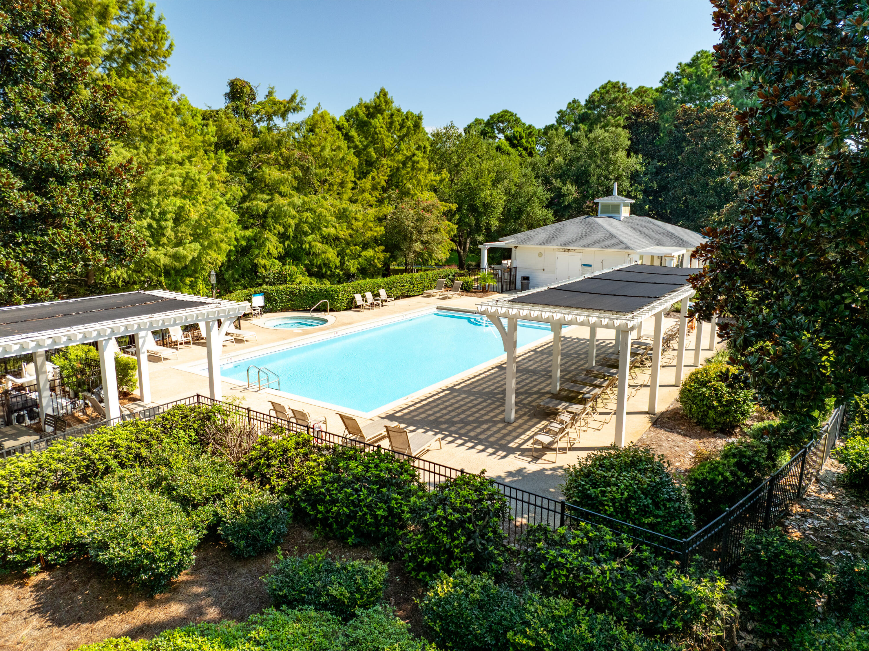 LAUREL GROVE - Residential