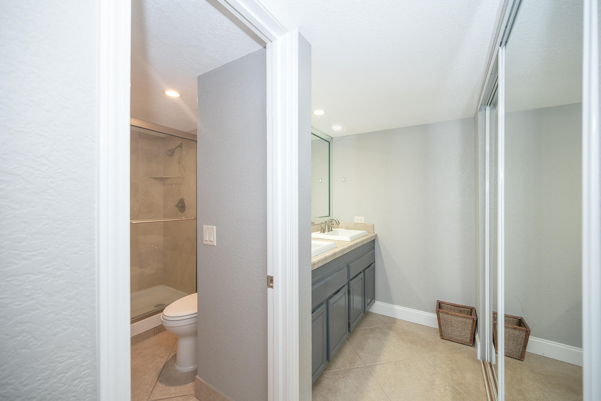 MAINSAIL CONDO PH 1 - Residential