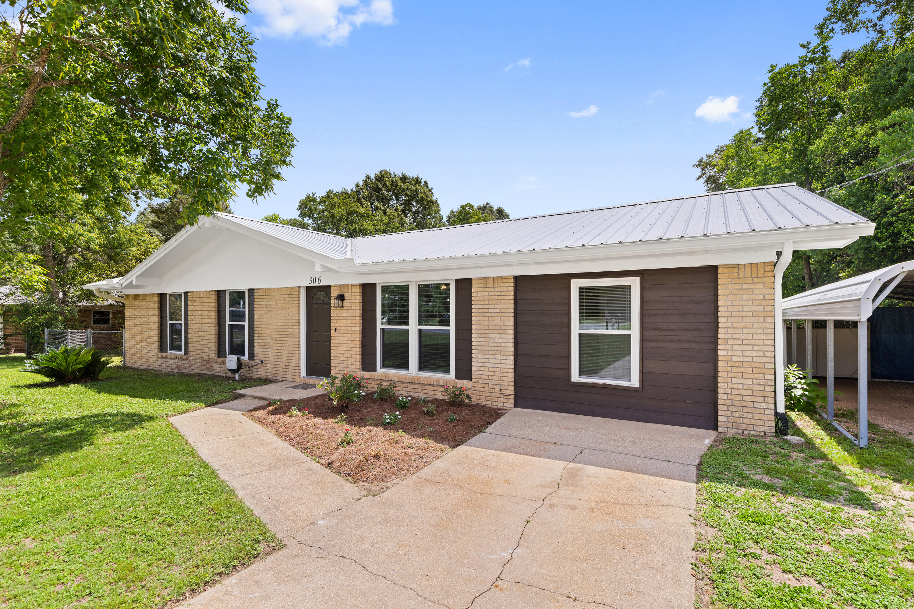 ADAMS POWELL EAST - Residential