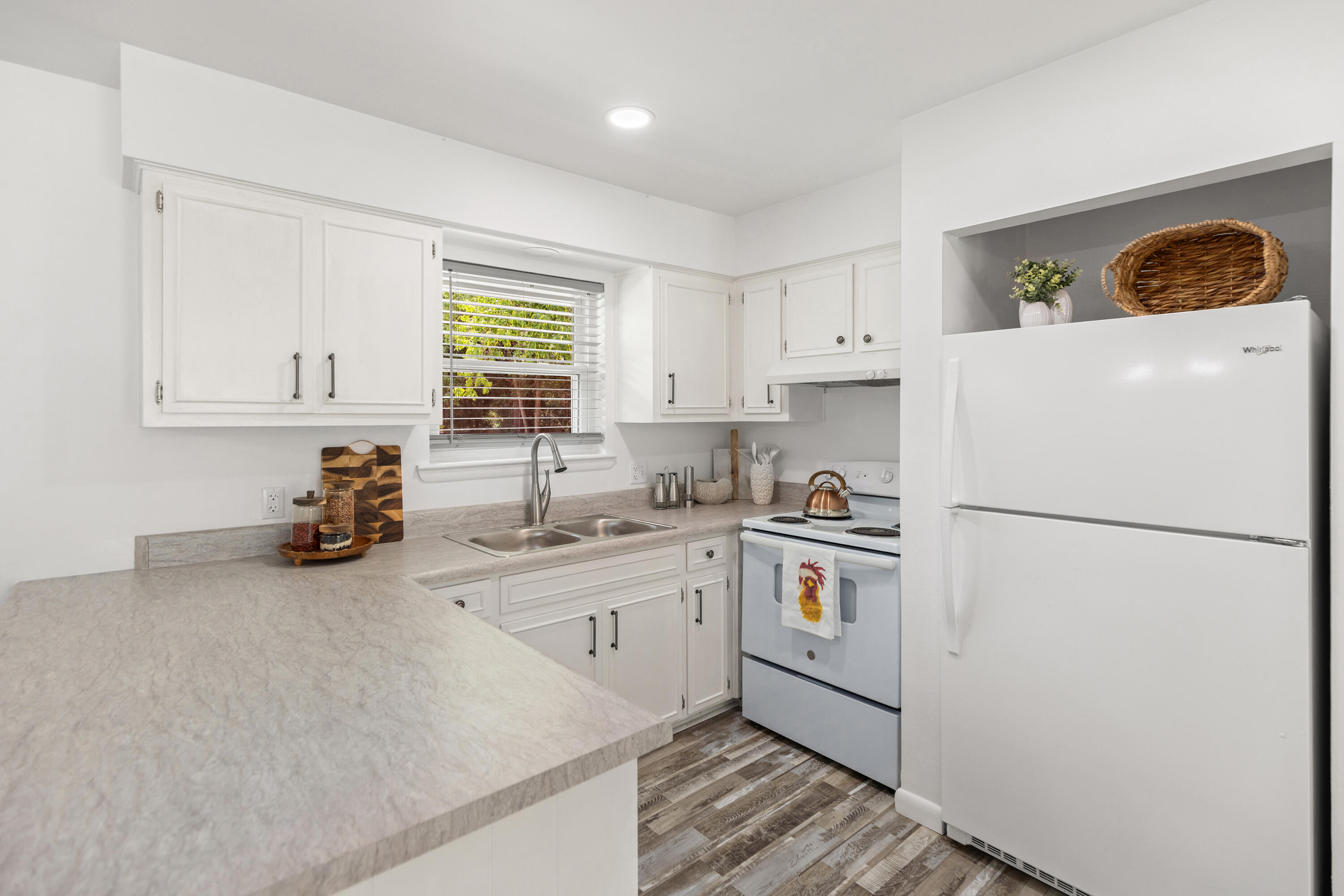 ADAMS POWELL EAST - Residential