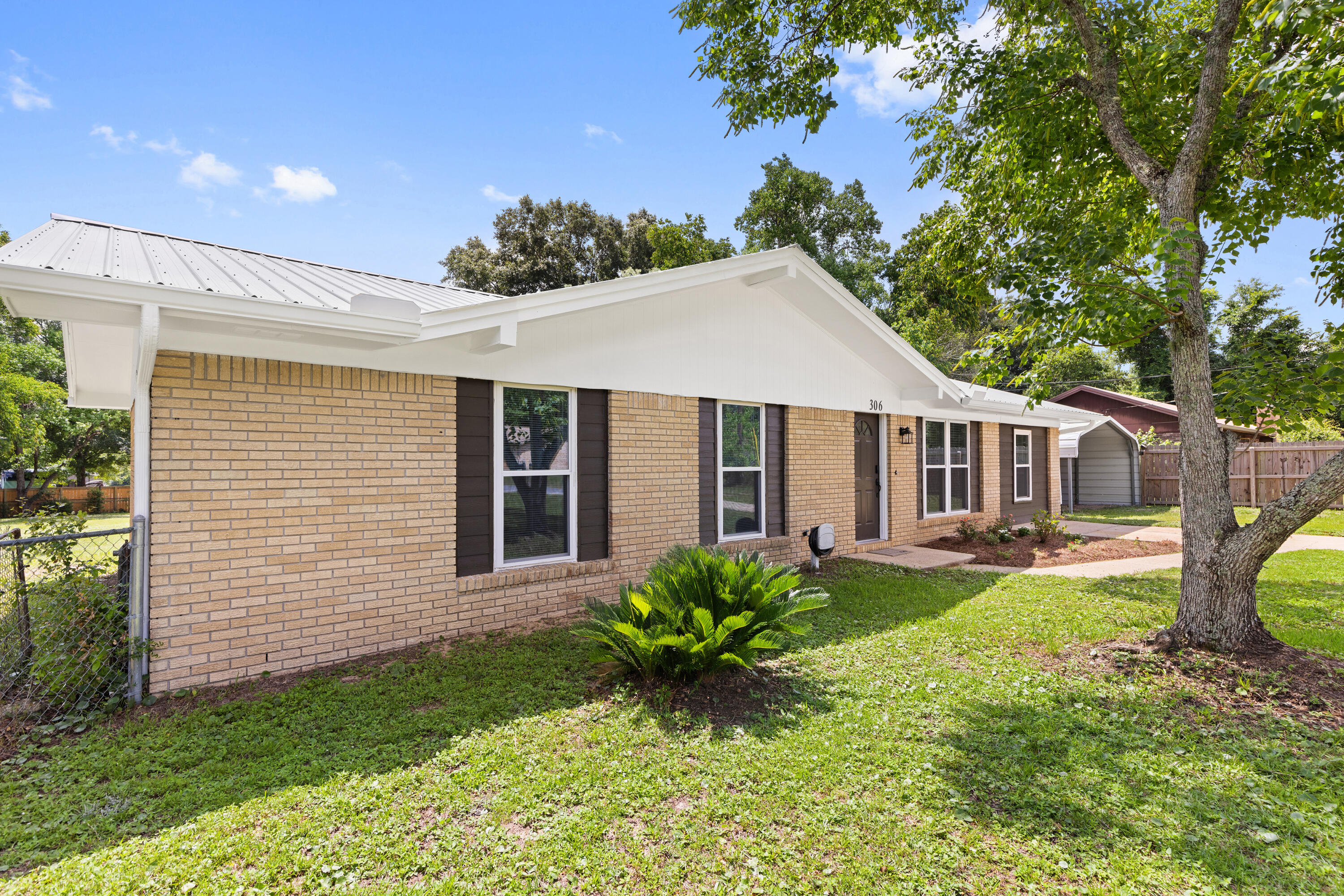 ADAMS POWELL EAST - Residential
