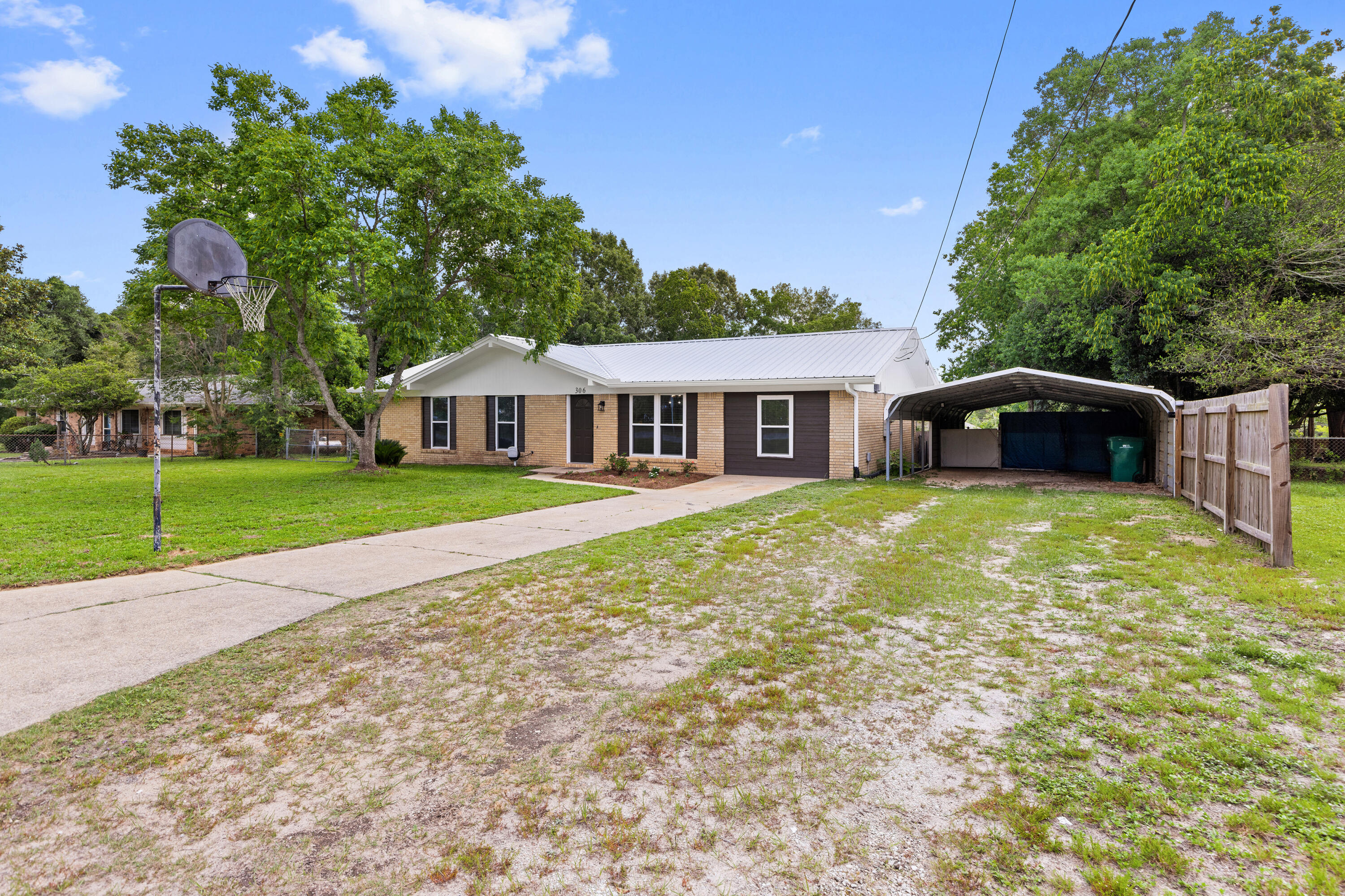ADAMS POWELL EAST - Residential