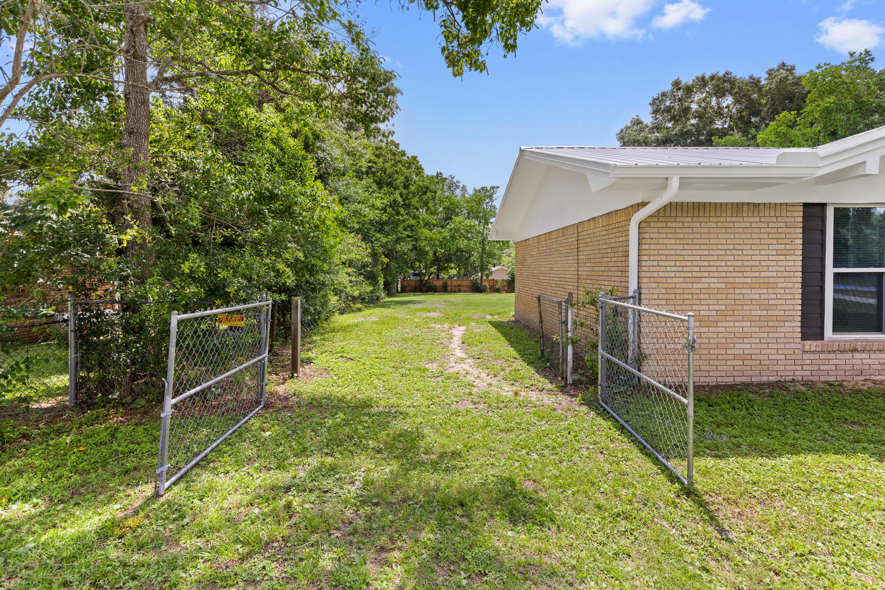 ADAMS POWELL EAST - Residential