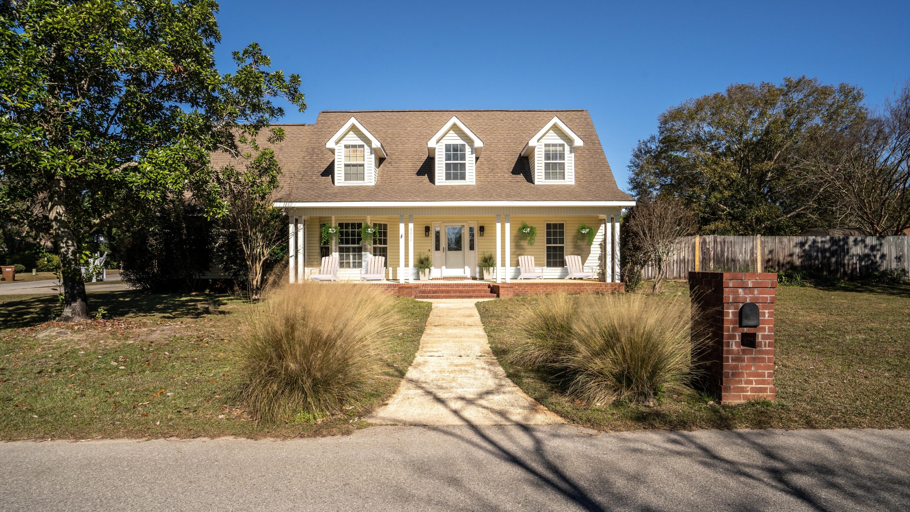 ROBLEDAL ESTATES UNIT 6 - Residential