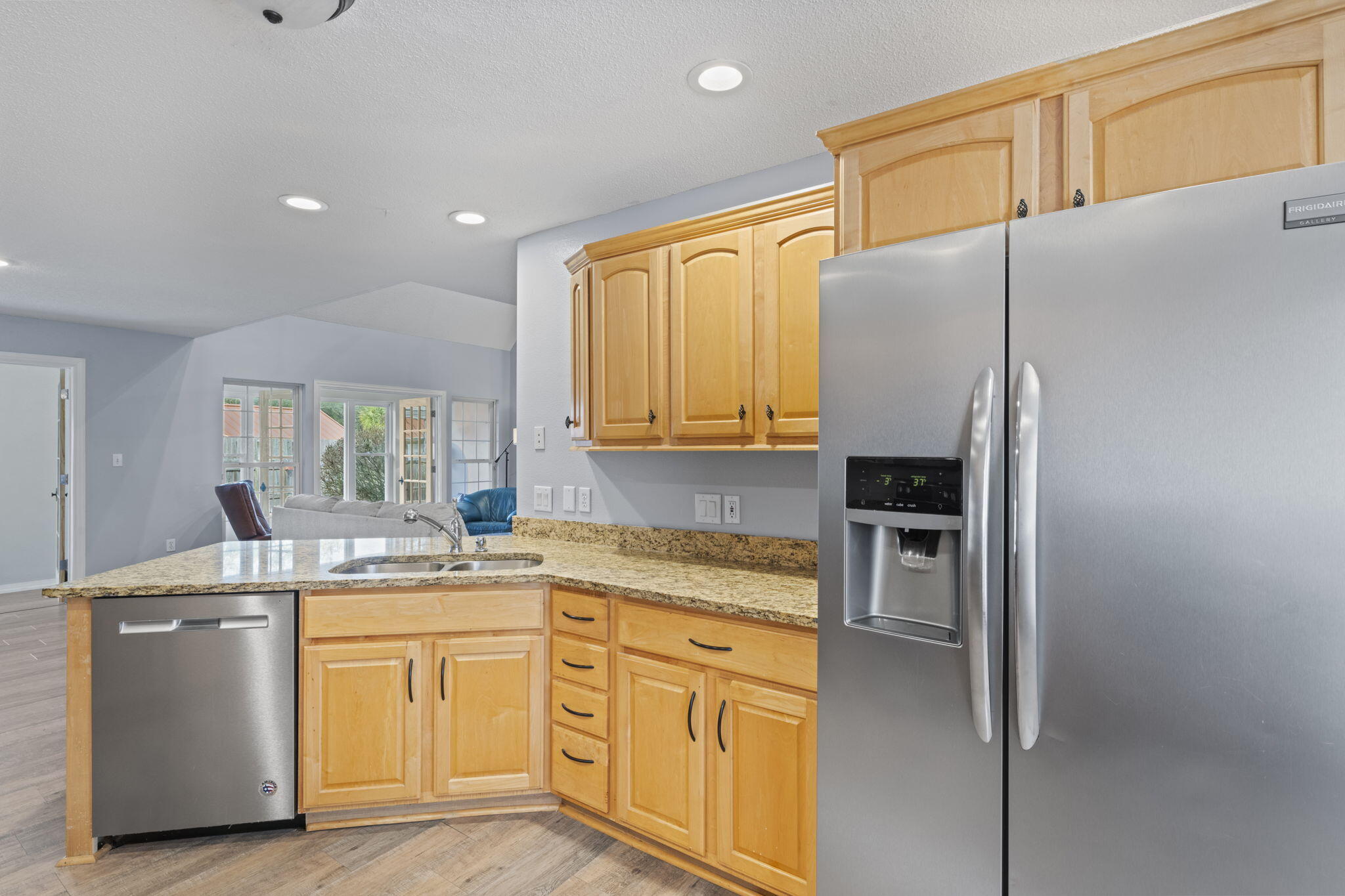 ROBLEDAL ESTATES UNIT 6 - Residential