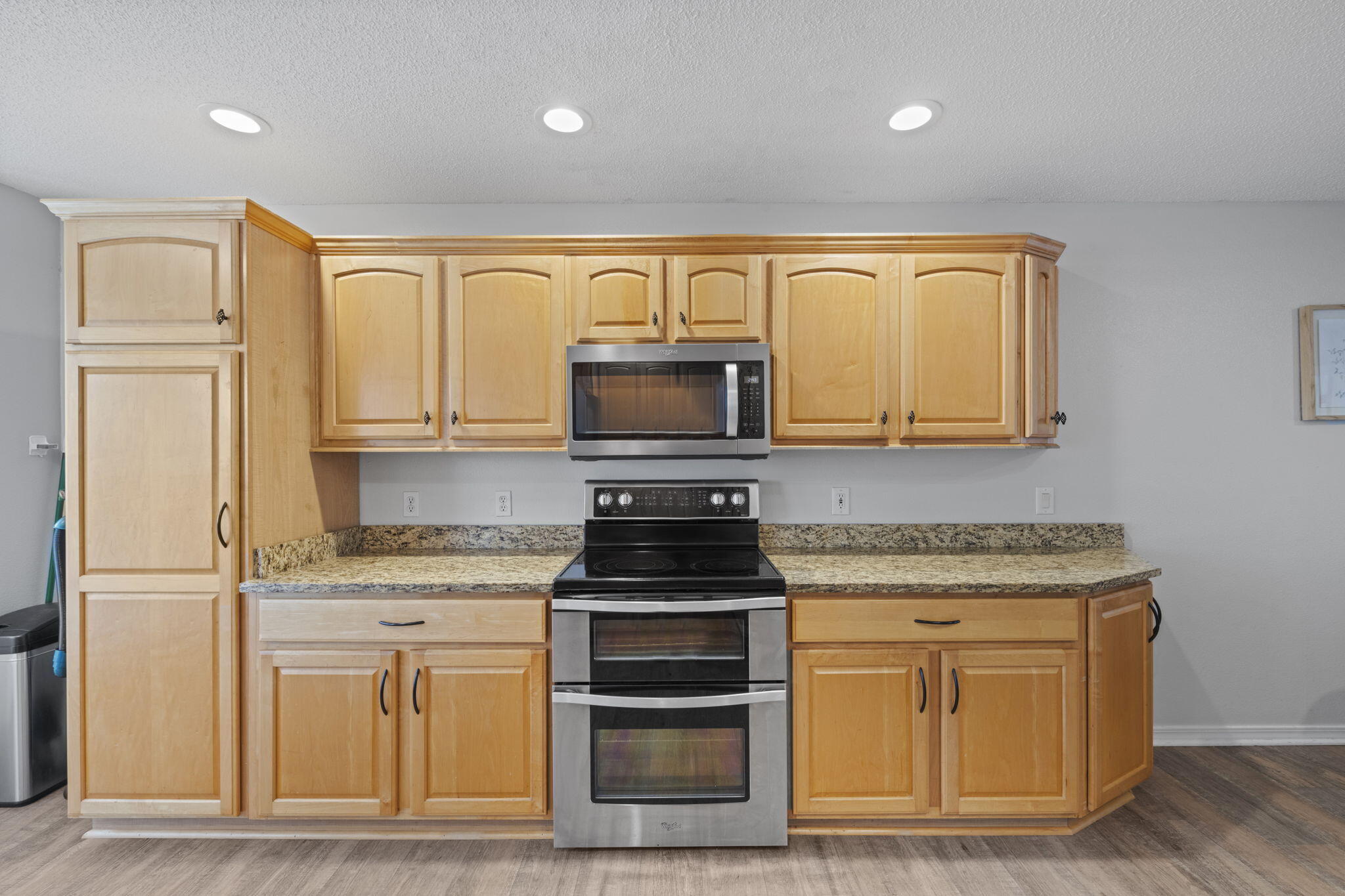ROBLEDAL ESTATES UNIT 6 - Residential