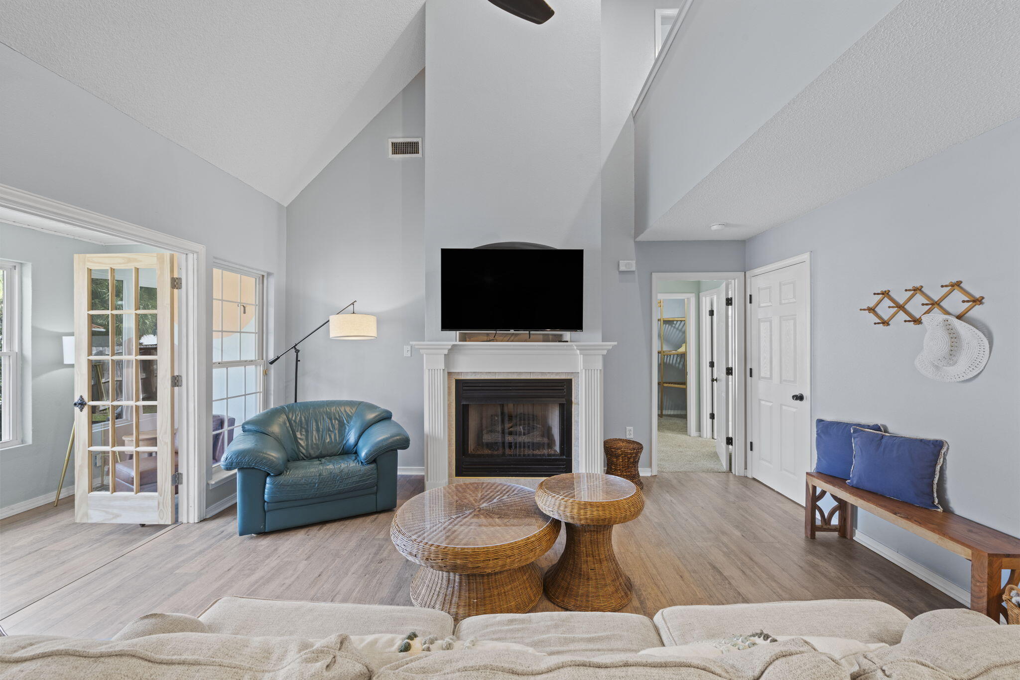 ROBLEDAL ESTATES UNIT 6 - Residential