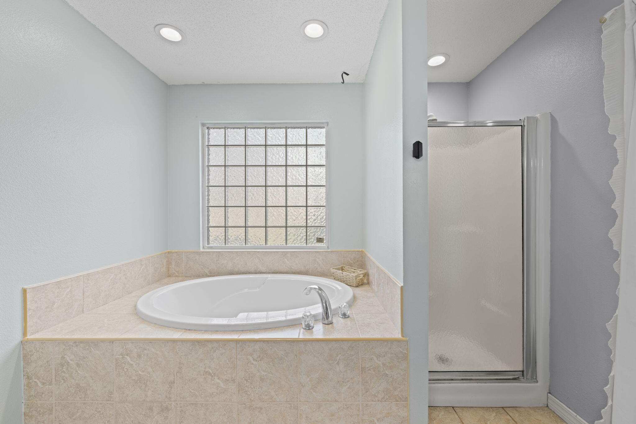 ROBLEDAL ESTATES UNIT 6 - Residential