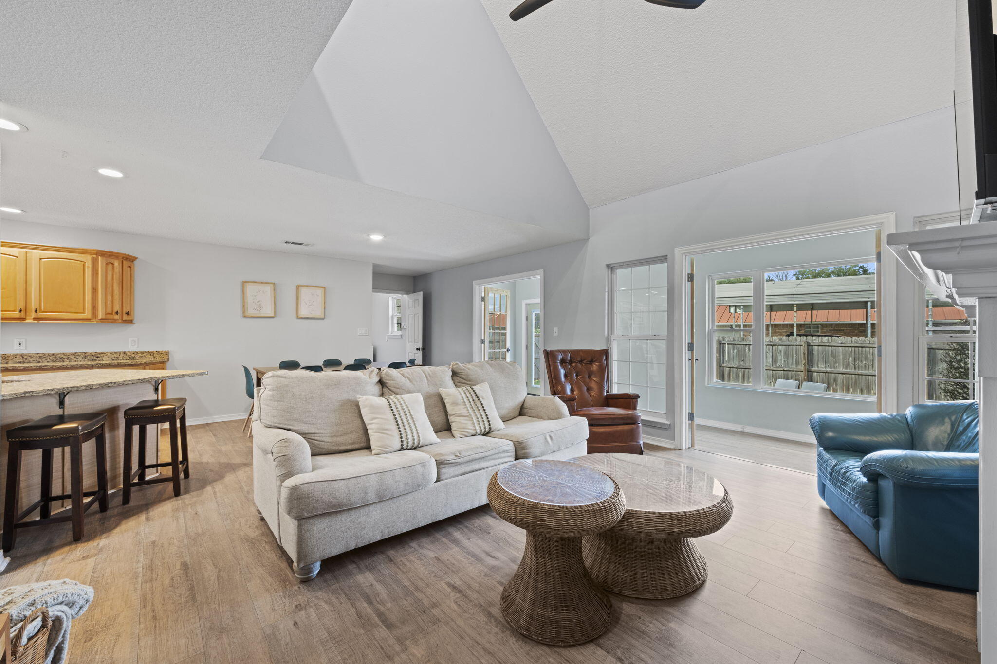 ROBLEDAL ESTATES UNIT 6 - Residential