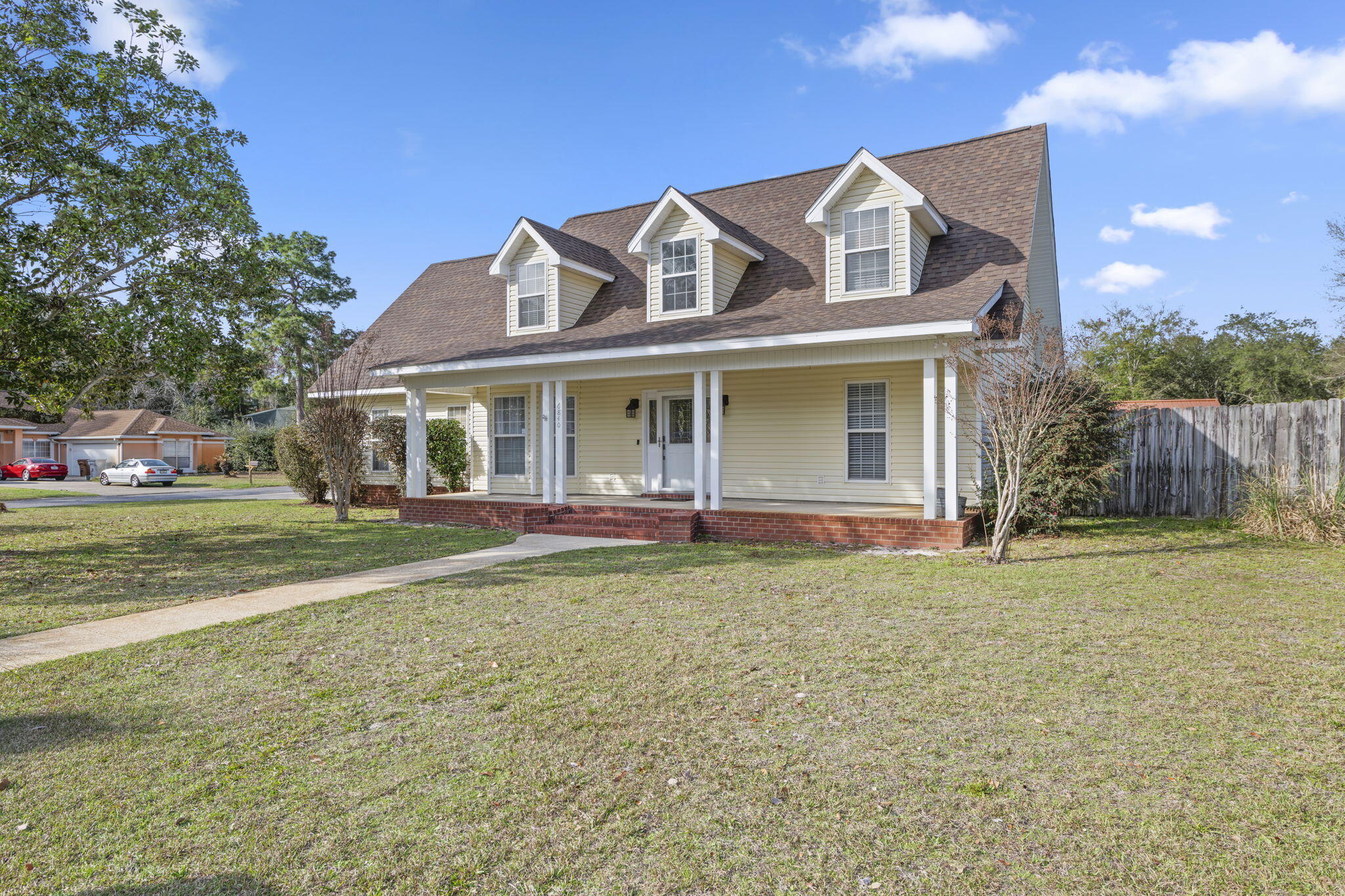 ROBLEDAL ESTATES UNIT 6 - Residential