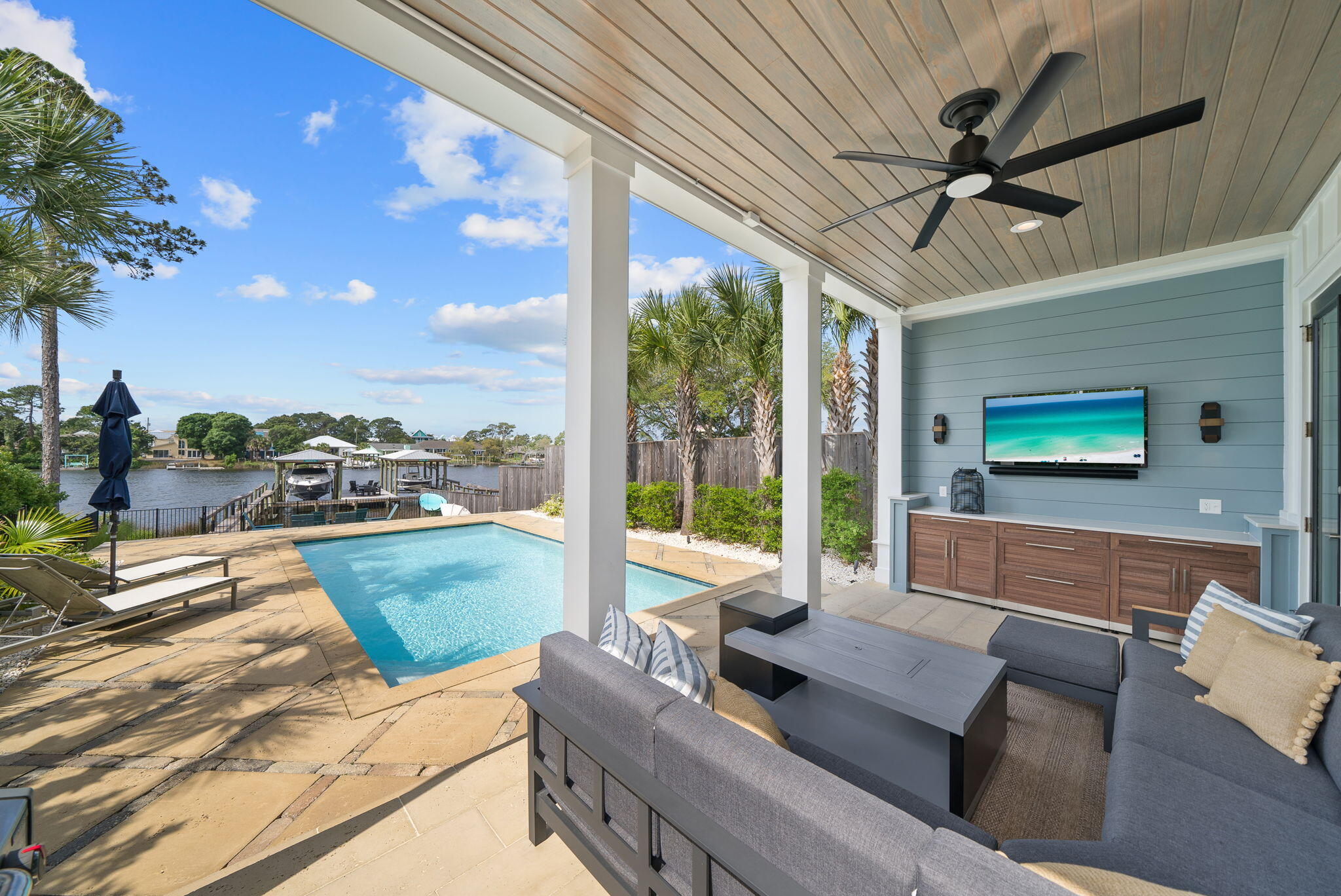 GRAND LAGOON - Residential