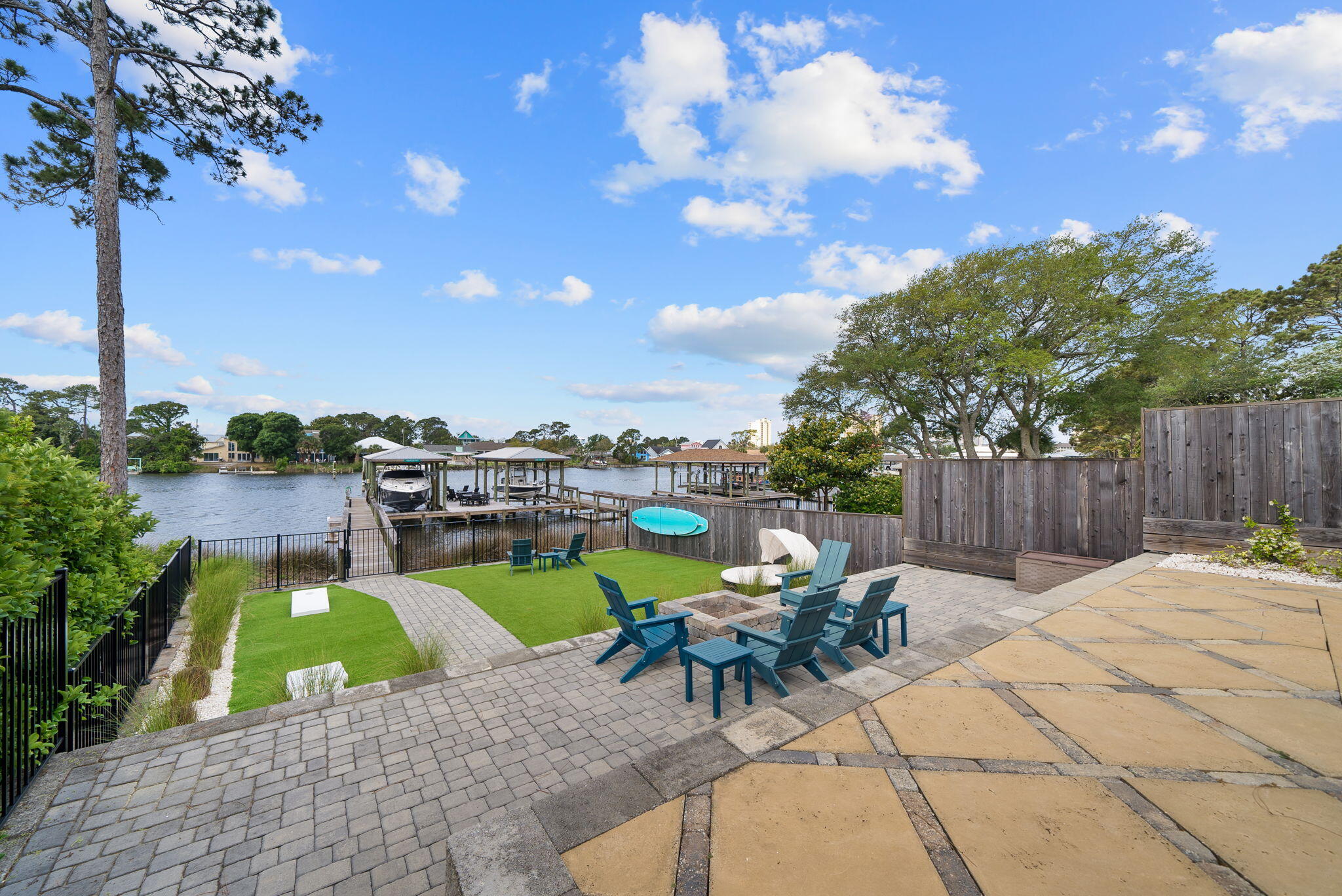 GRAND LAGOON - Residential