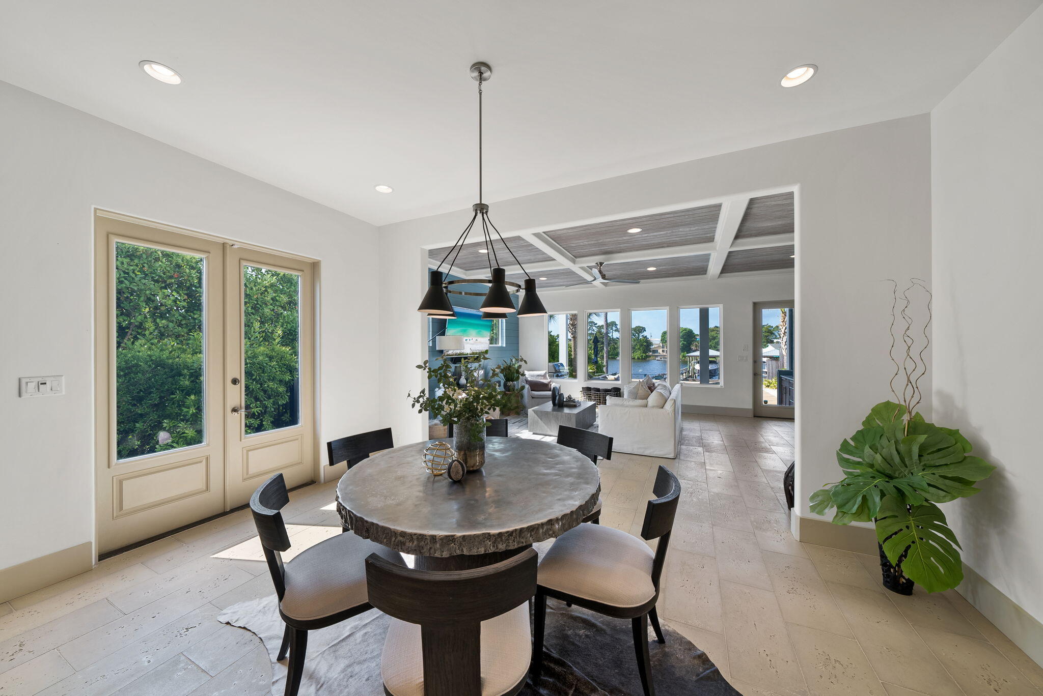 GRAND LAGOON - Residential