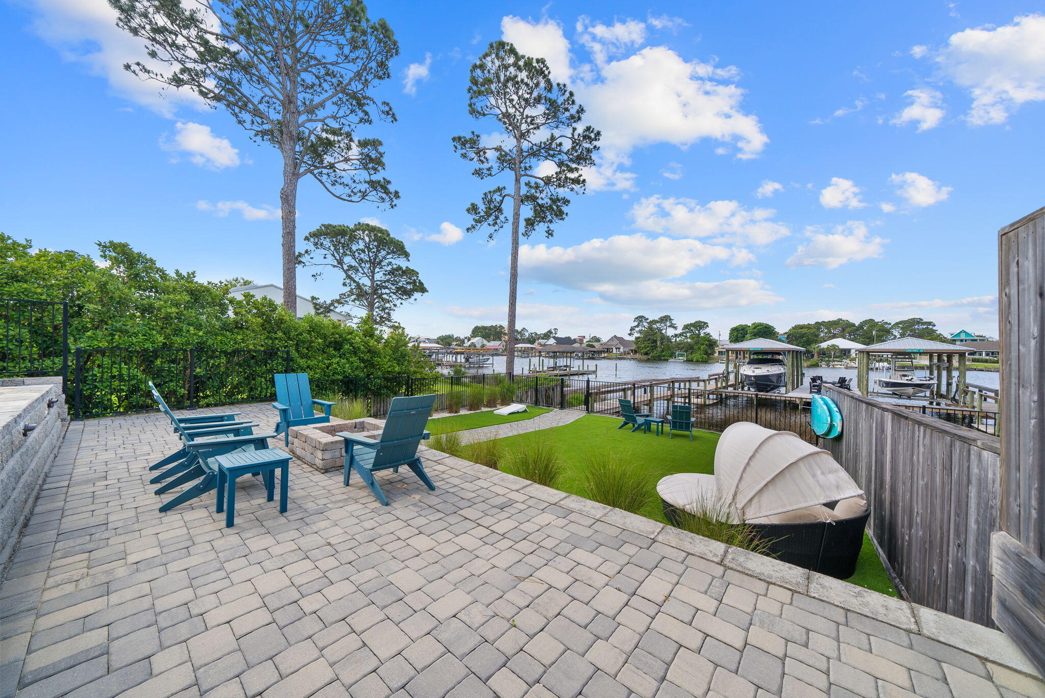 GRAND LAGOON - Residential
