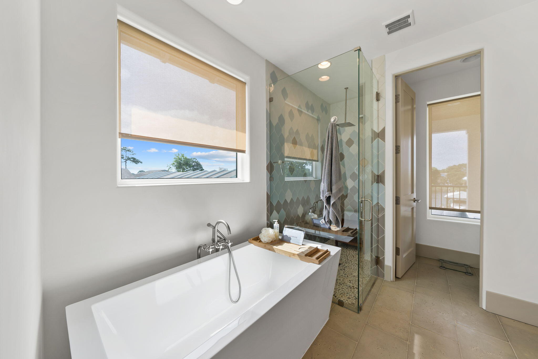 GRAND LAGOON - Residential
