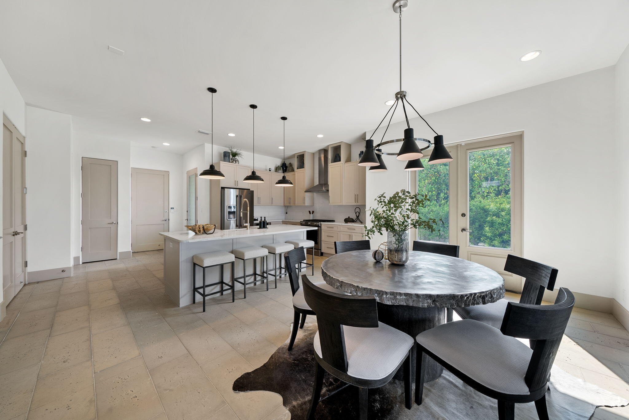 GRAND LAGOON - Residential