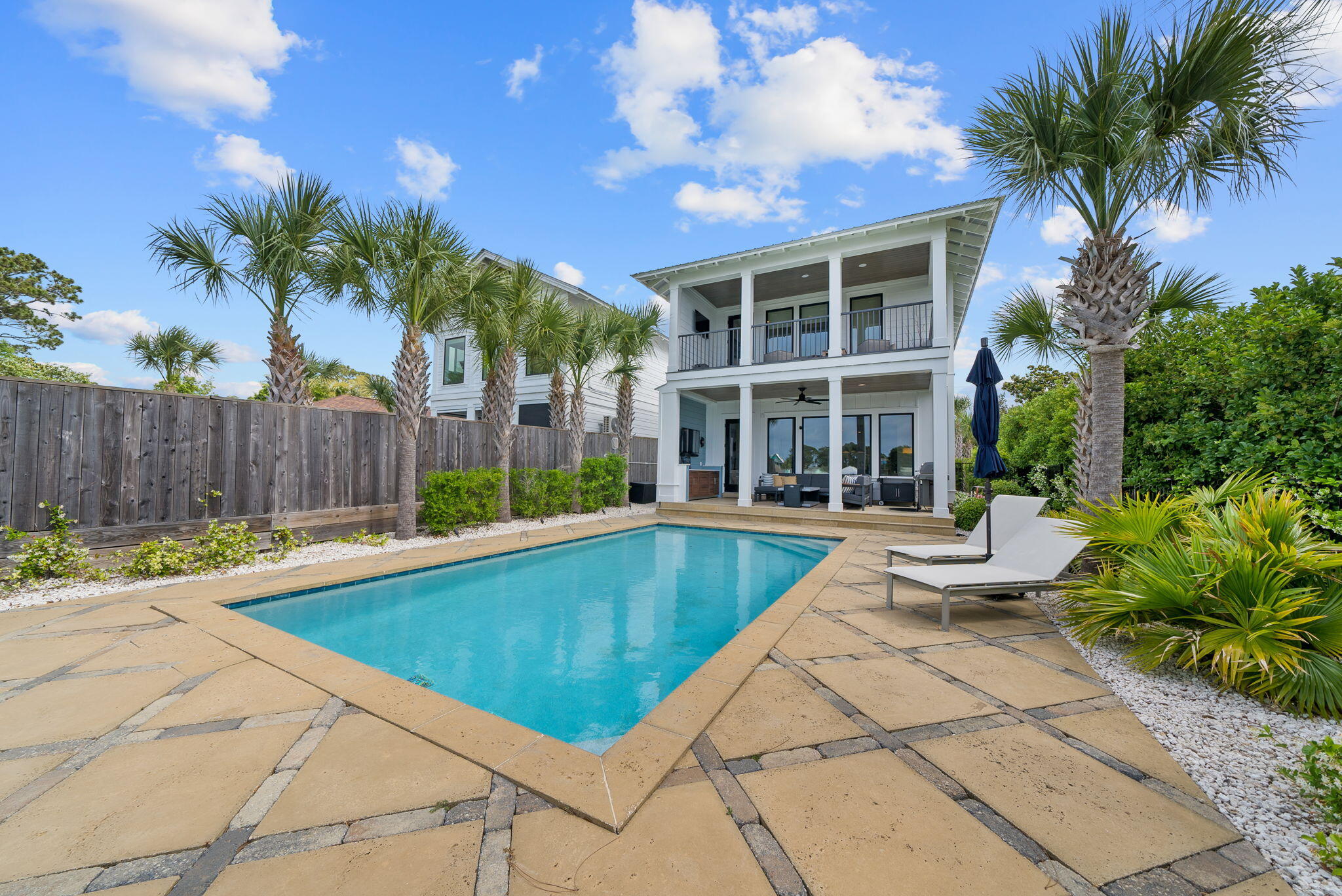 GRAND LAGOON - Residential