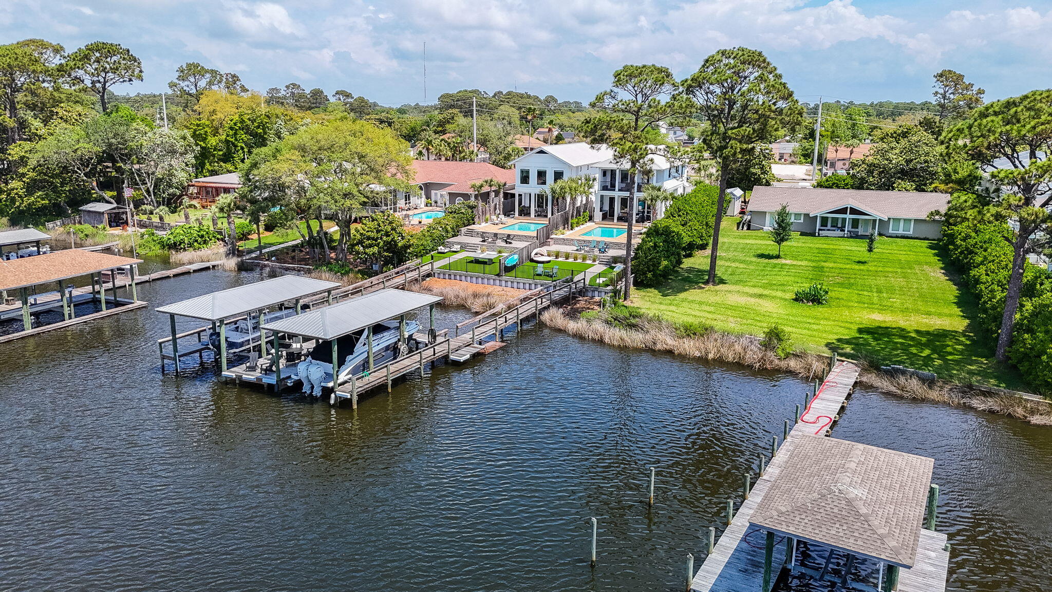 GRAND LAGOON - Residential