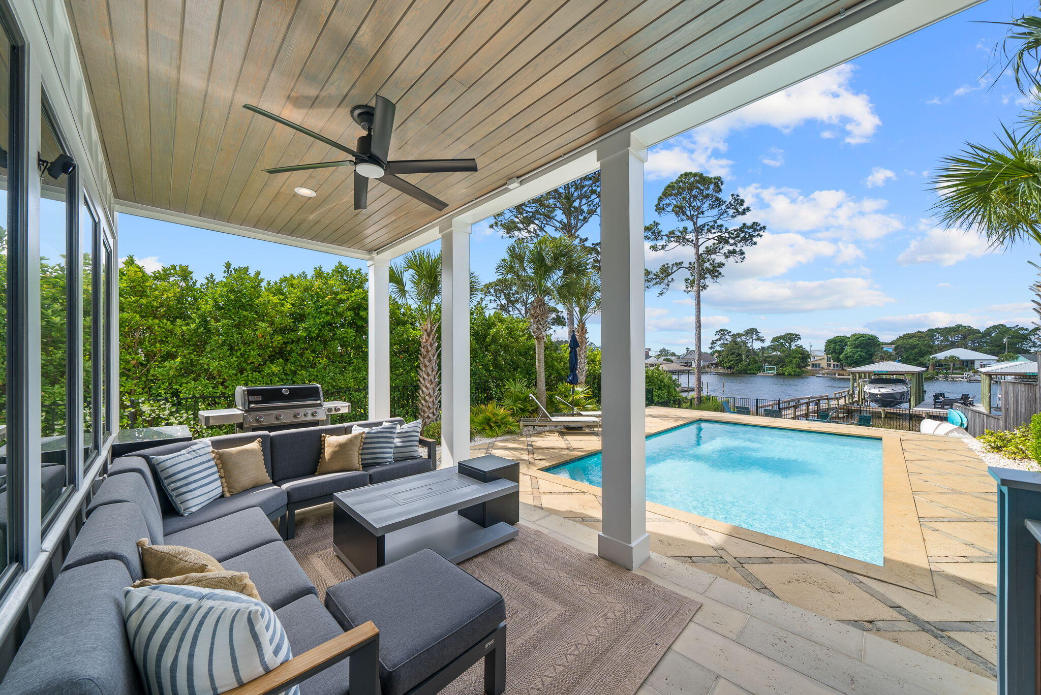 GRAND LAGOON - Residential