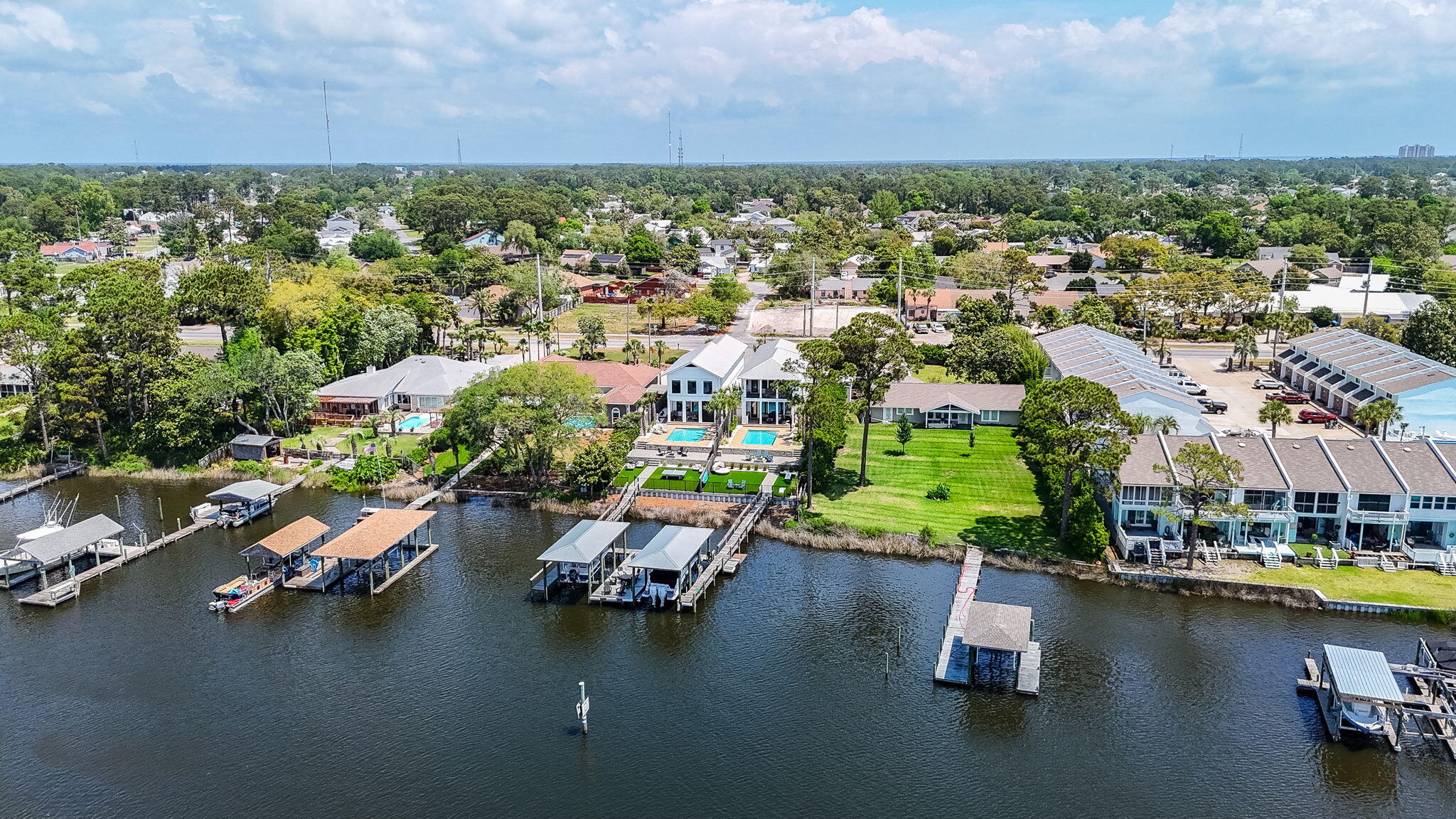 GRAND LAGOON - Residential