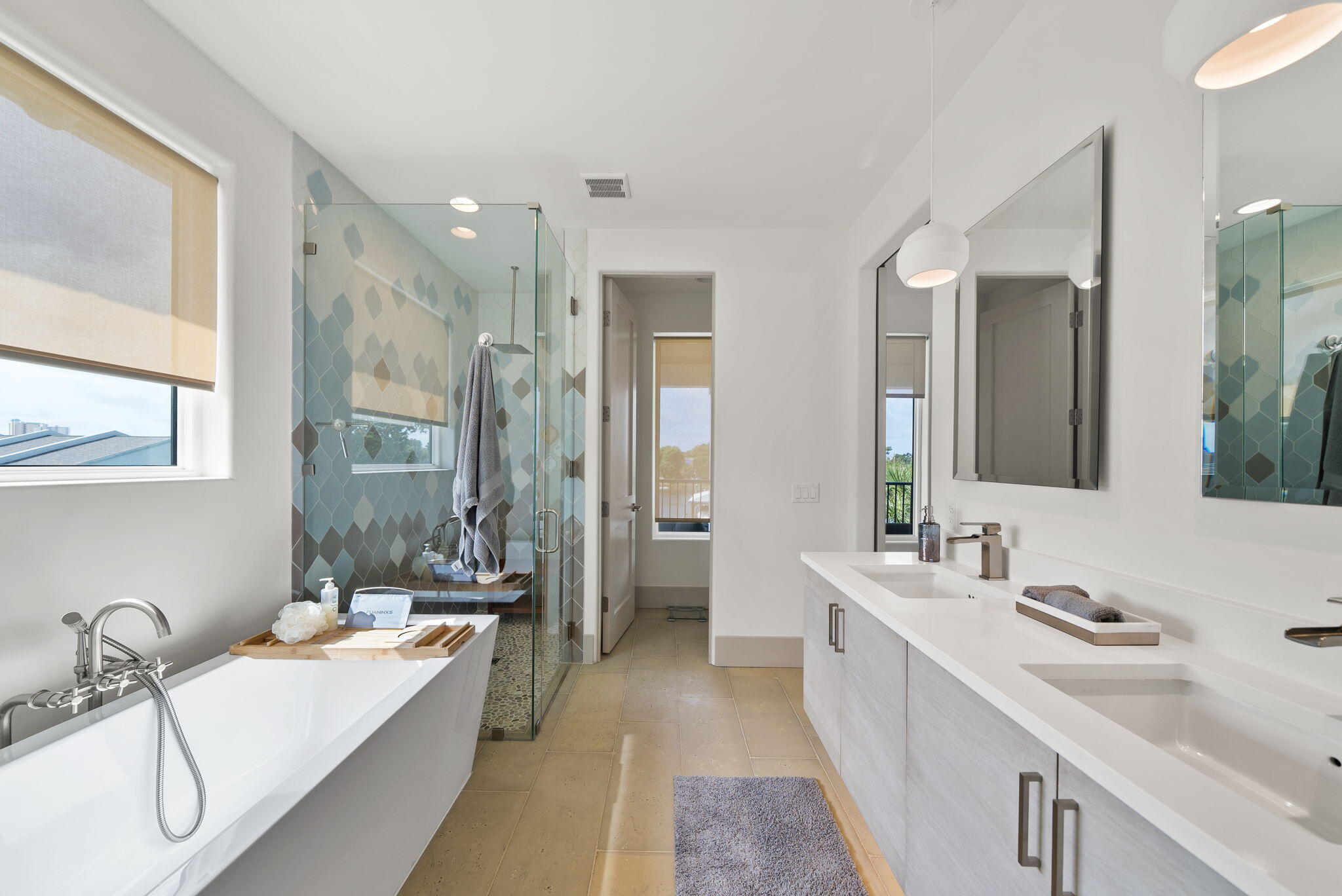 GRAND LAGOON - Residential