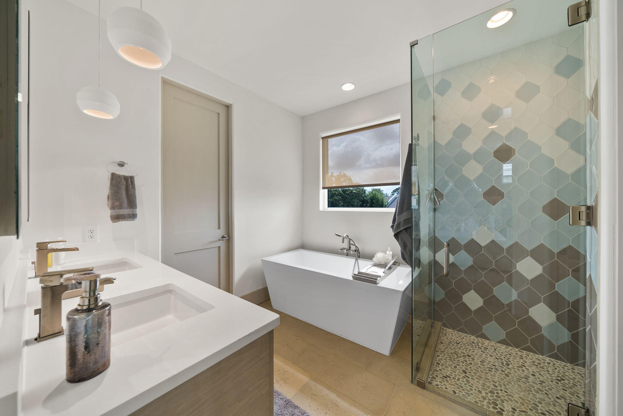 GRAND LAGOON - Residential
