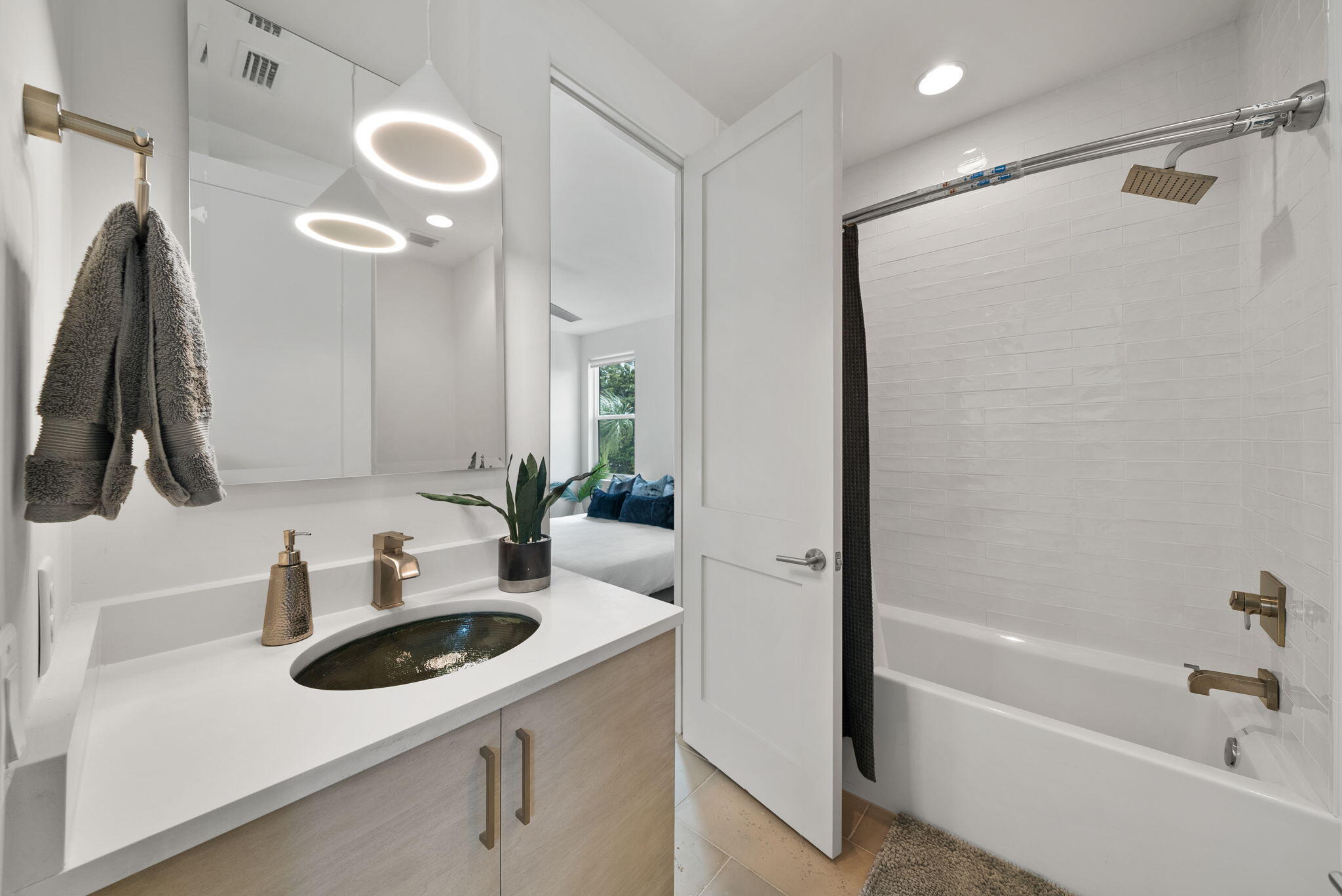 GRAND LAGOON - Residential