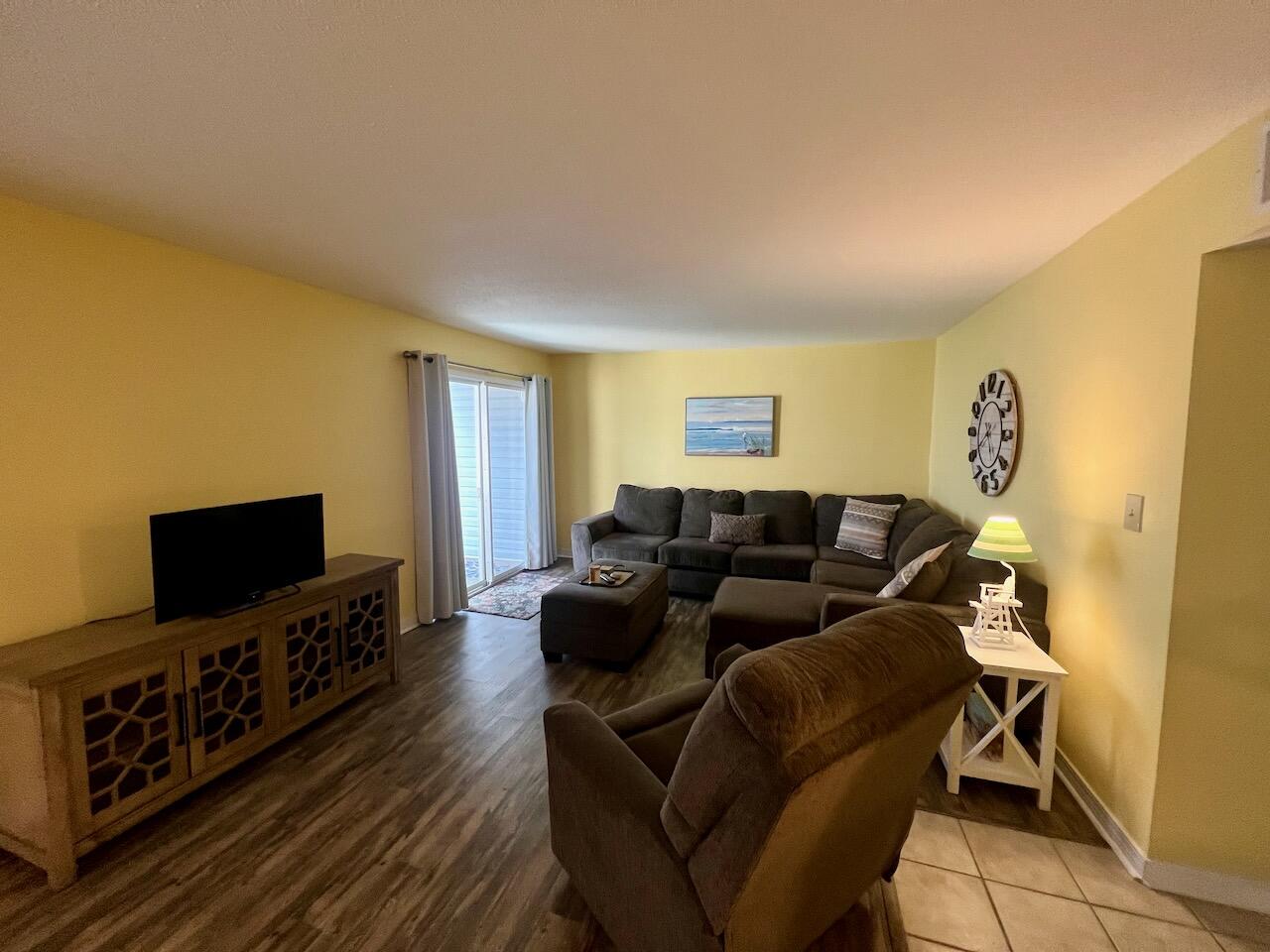 FINISTERRA CONDO - Residential