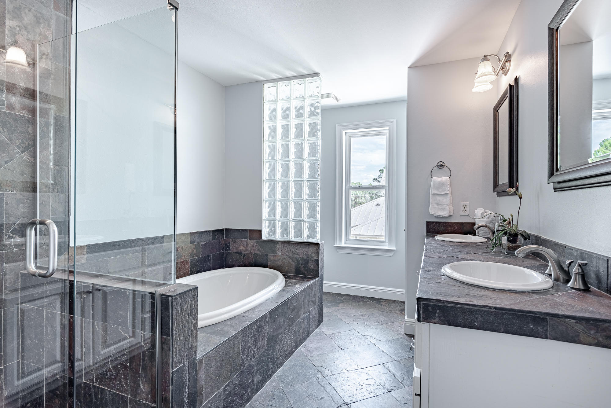 CASSINE VILLAGE - Residential