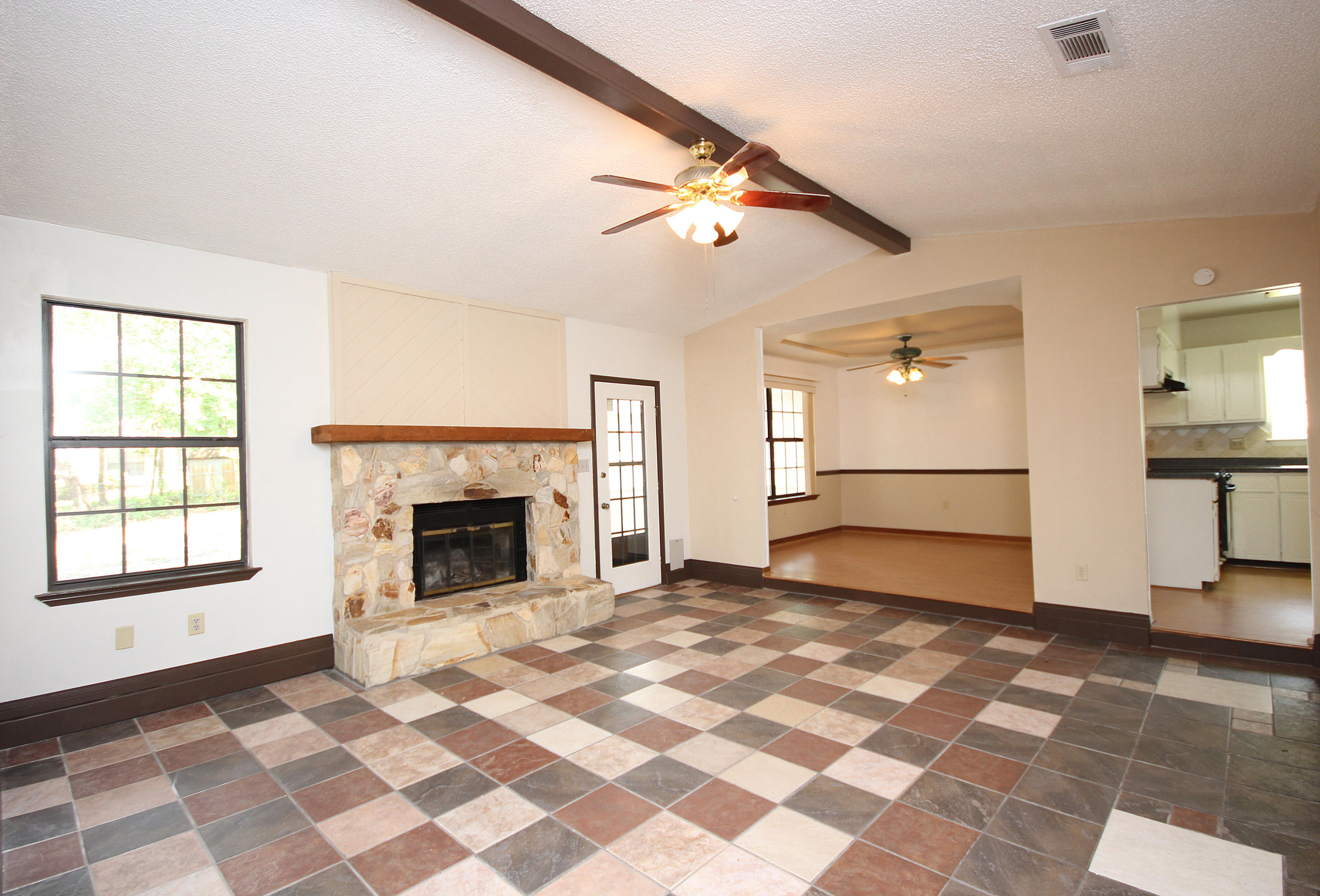 100% brand new refrigerator and dishwasher installed 6/15/2016.Beautifully renovated home tucked away in a cul de sac of the popular Pinecrest neighborhood. Upon entering, you will be greeted by the spacious, vaulted living room and the stylish, stone fireplace. New laminate flooring throughout home.Close to Plew Elementary School and Ruckel Middle School, and the highly desireable Niceville High School, this home is the perfect place for your family. Relax on the screened-in porch, or play with your pets in the large, fenced back yard!Home is priced to sell! Book your appointment today!