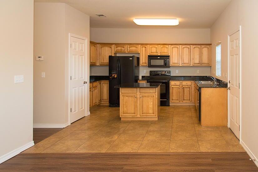 MERIDIAN SQUARE T/H - Residential Lease