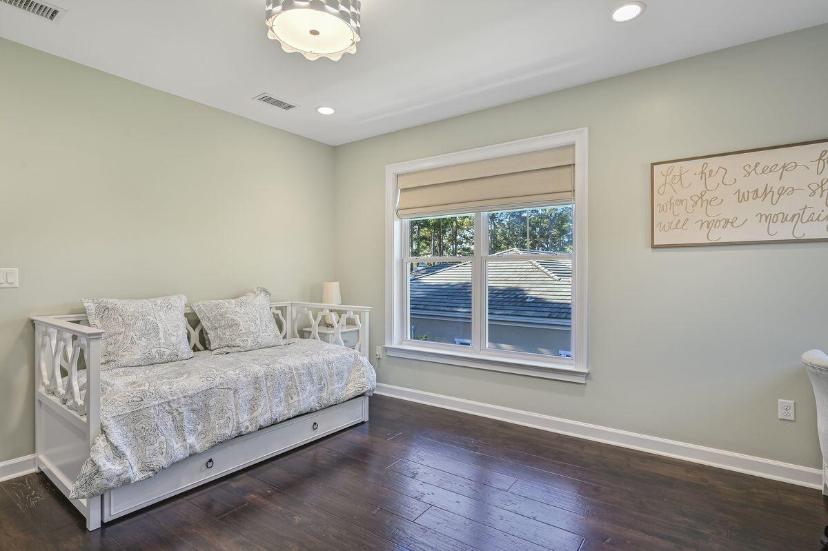 ISLAND GREEN - Residential