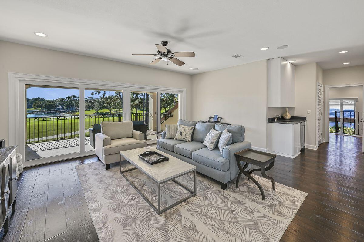 ISLAND GREEN - Residential