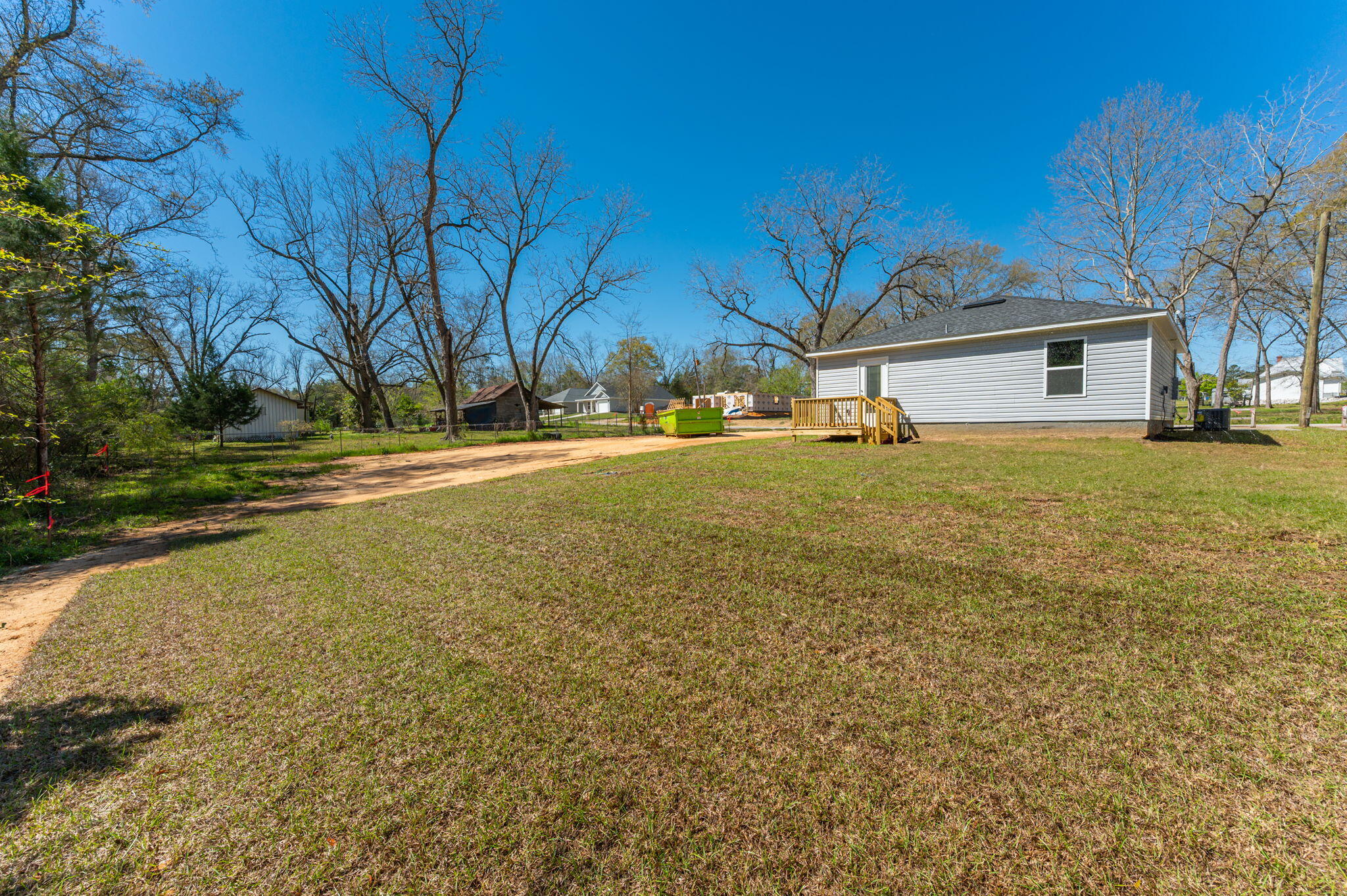 FAIRVIEW L H - Residential