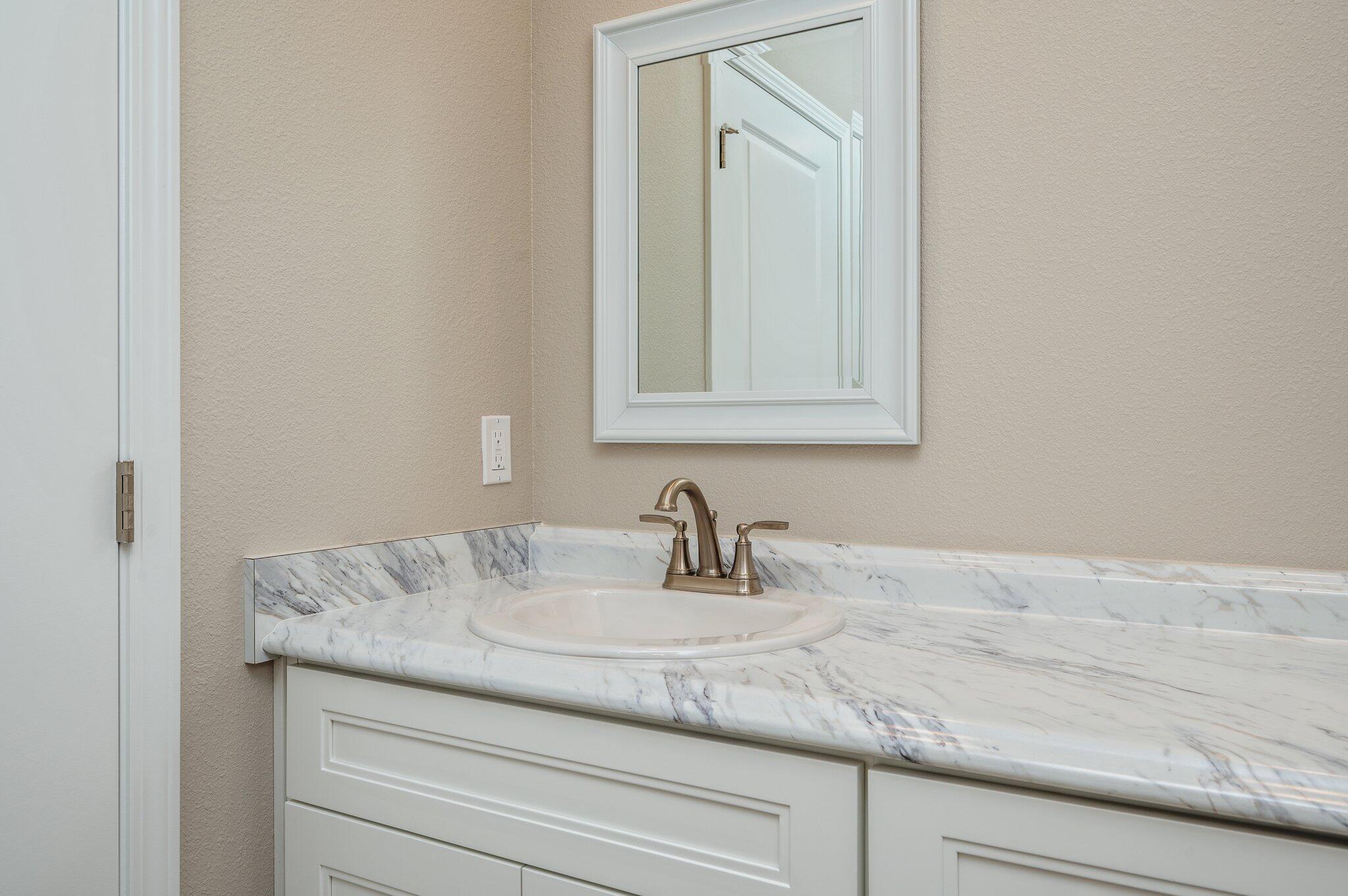 FAIRVIEW L H - Residential