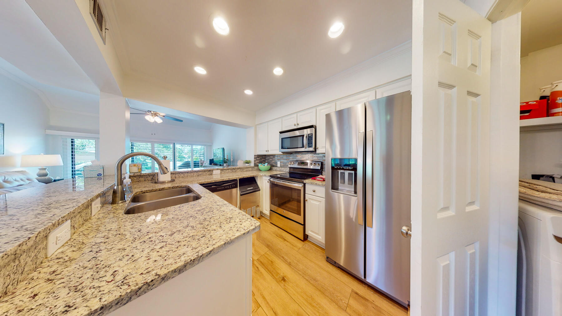 BEACHWALK T/H - Residential