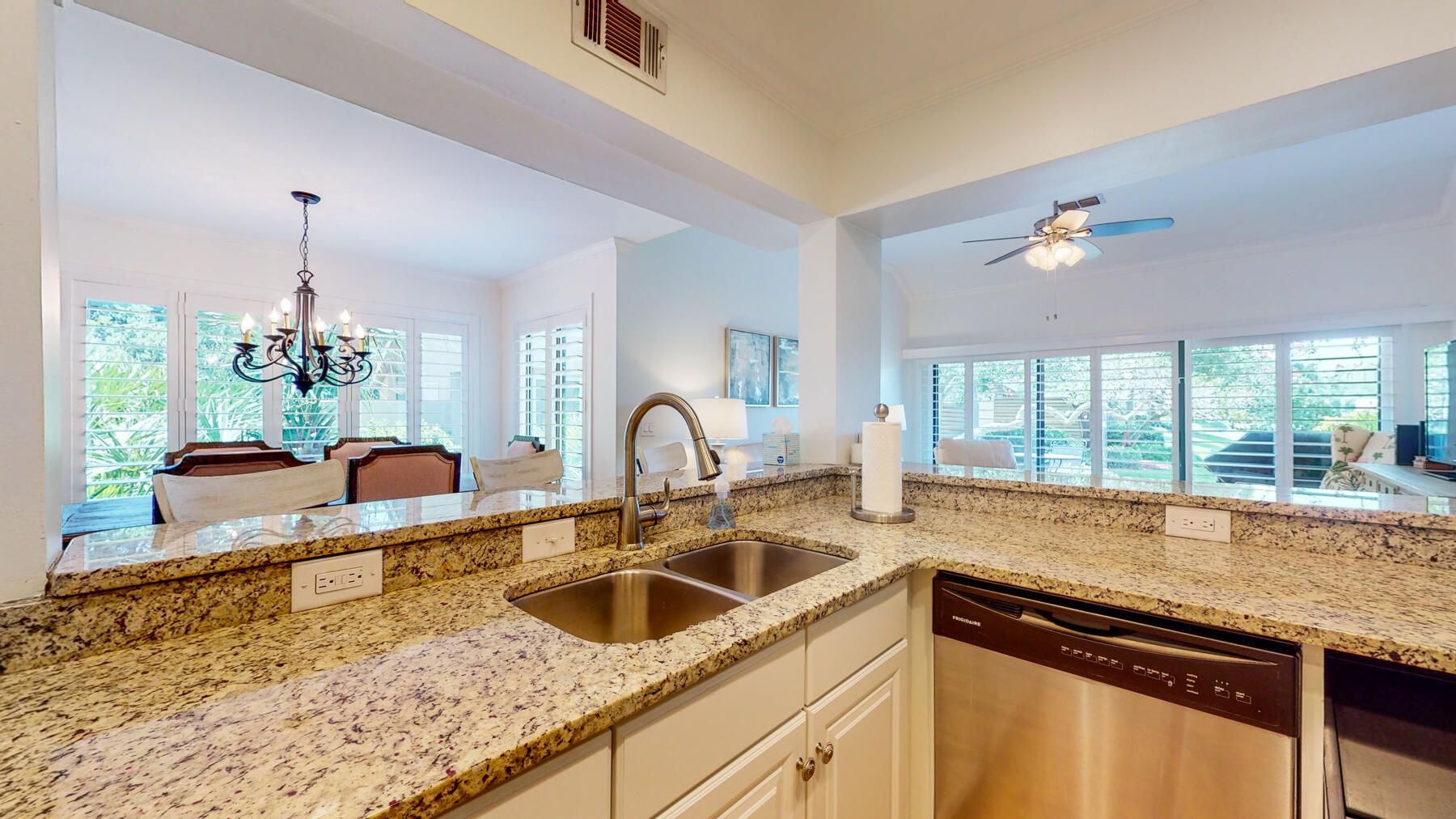 BEACHWALK T/H - Residential