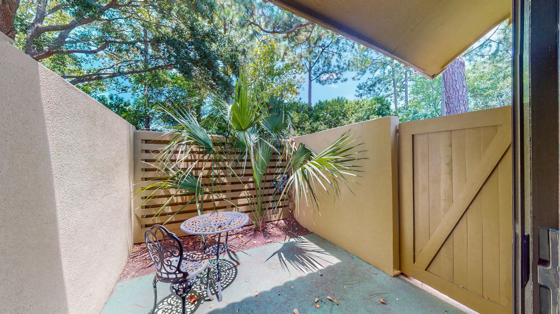 BEACHWALK T/H - Residential