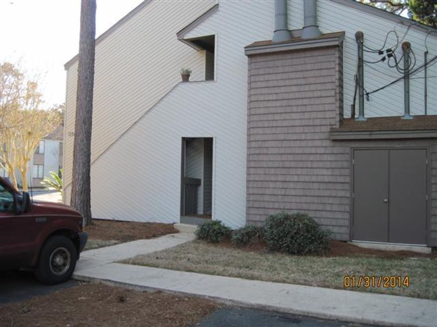 Price reduced! Good downtown location close to shopping, restaurants and bridge to the Beach. Property needs work. Use your ingenuity and you will have a great investment. HOA fee includes insurance on building (not contents) including roof and exterior maintenance only (no interior maintenance), and grounds keeping in common areas.