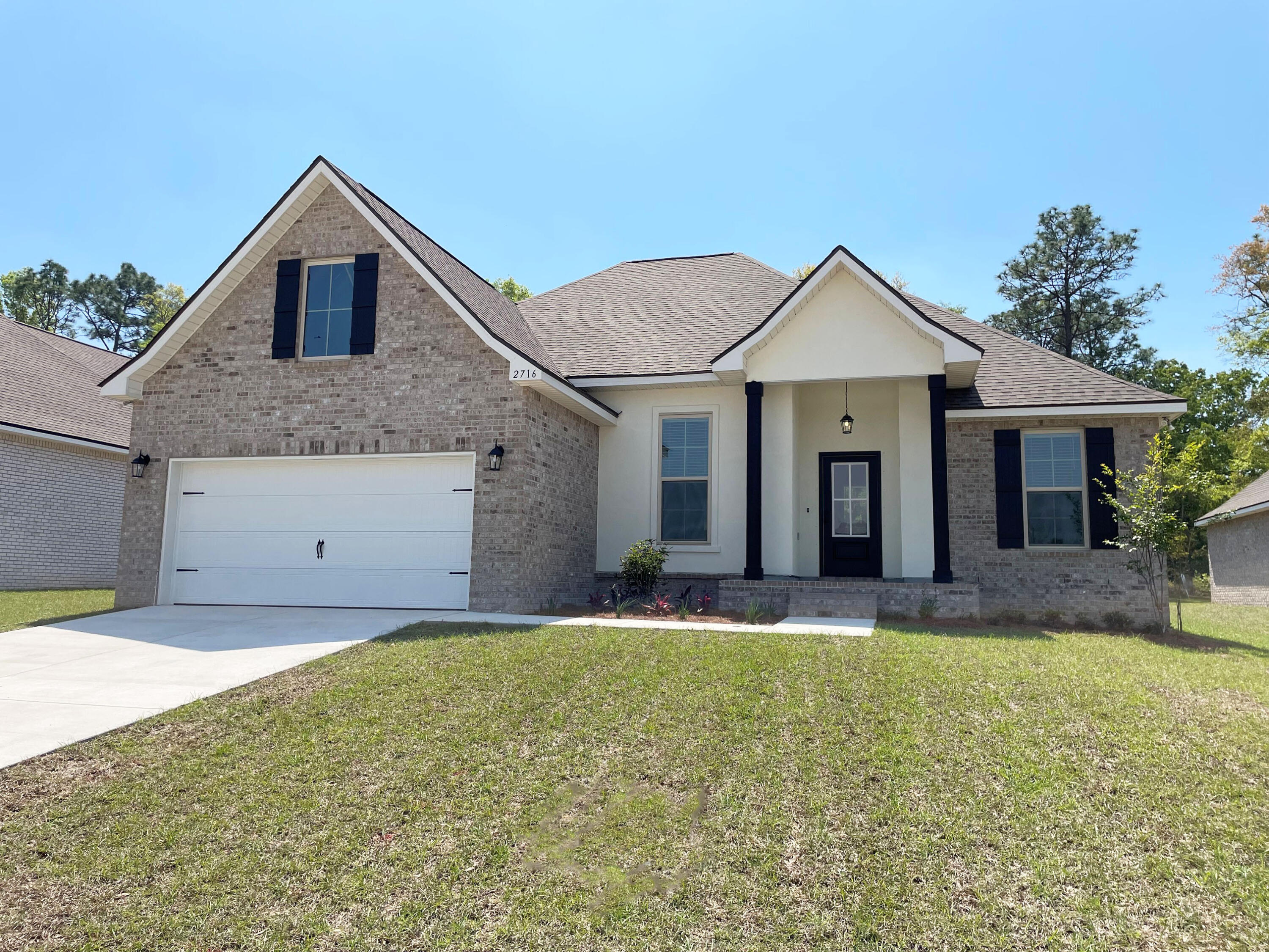 Awesome builder rate plus FREE window blinds. Restrictions apply.The ROSES V B in Young Oaks community offers a 3BR, 2BA, open design with flex space and computer desk/niche. Upgrades added (list attached).Features: double vanity, garden tub, separate shower, and 2 walk-in closets in master bath, tray ceiling in master bed, kitchen island, walk-in pantry, covered porches, recessed lighting, crown molding, ceiling fan in living and master, framed mirrors, smoke/carbon monoxide detectors, landscaping, architectural 30-year shingles, flood lights, and more!Energy Efficient Features: water heater, electric appliance package, vinyl low E MI windows, and more! Energy Star Partner.