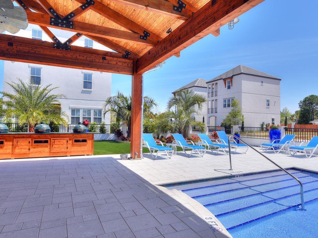 The Retreat at Miramar - Residential