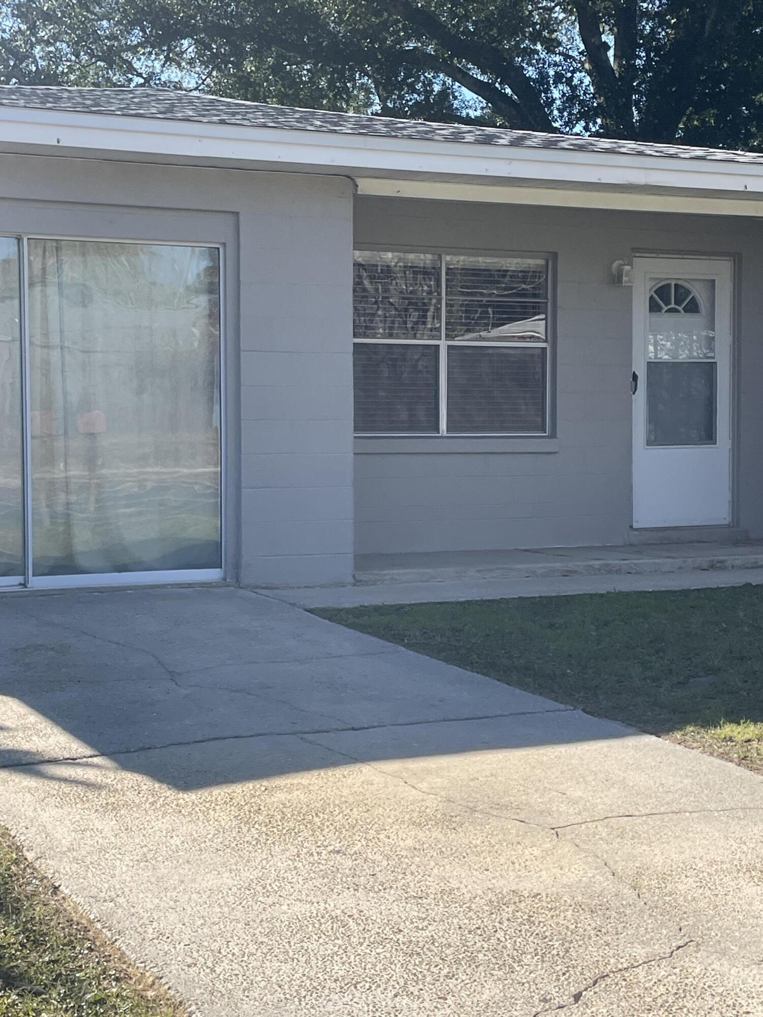 Freshly painted  3 bedroom home in the heart of Fort Walton Beach.  New carpet in the bedrooms. A spacious family room or game room. The large shady fenced back yard has a covered patio. Nice size storage shed. Conveiently located to military bases, shopping, dining, schools and the beach.