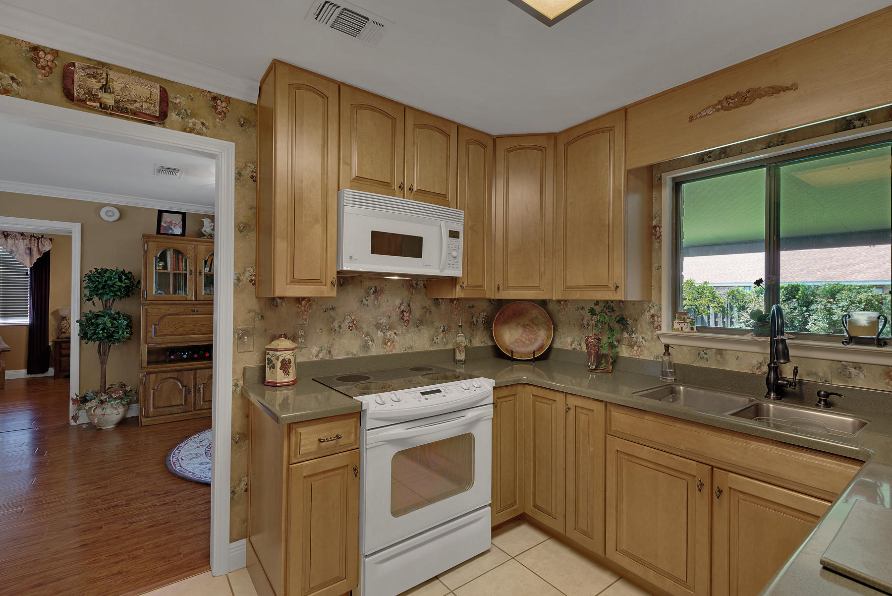 LAKE LORRAINE ESTATES 3 - Residential