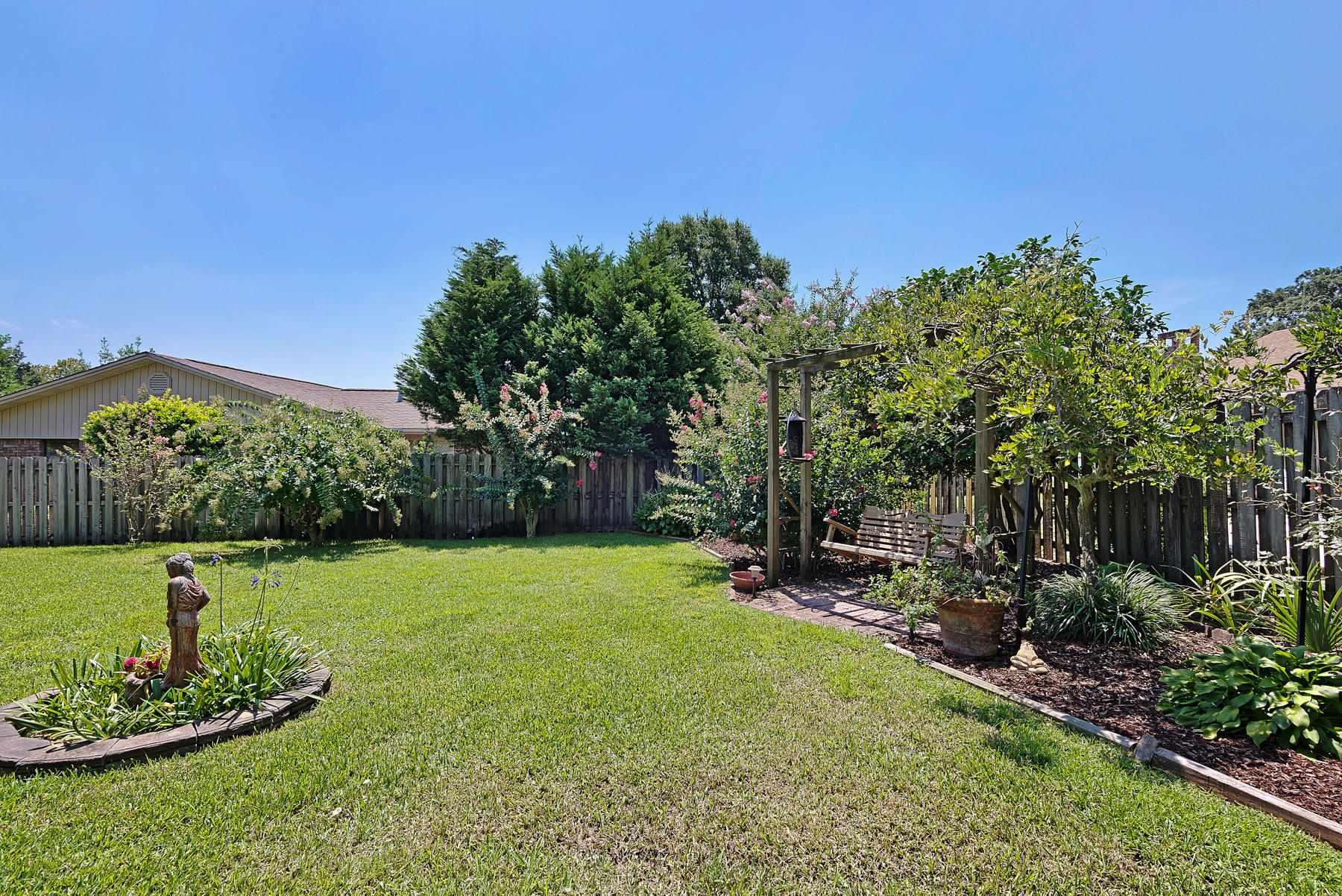 LAKE LORRAINE ESTATES 3 - Residential