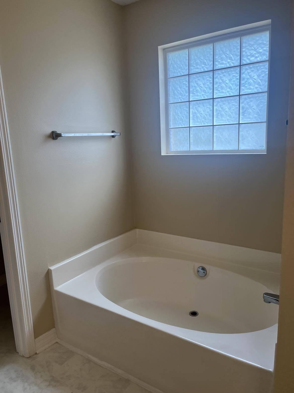 HIDDEN SHORES - Residential Lease