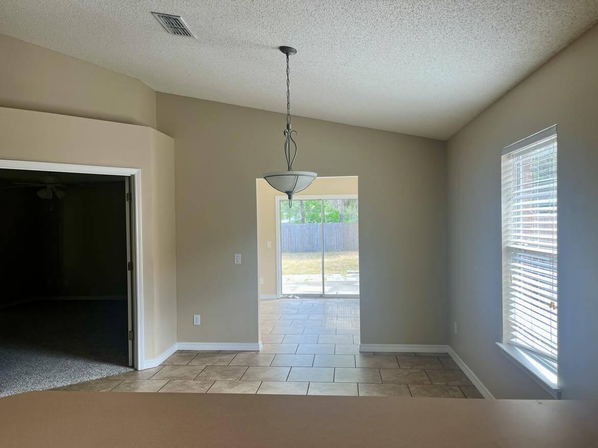 HIDDEN SHORES - Residential Lease