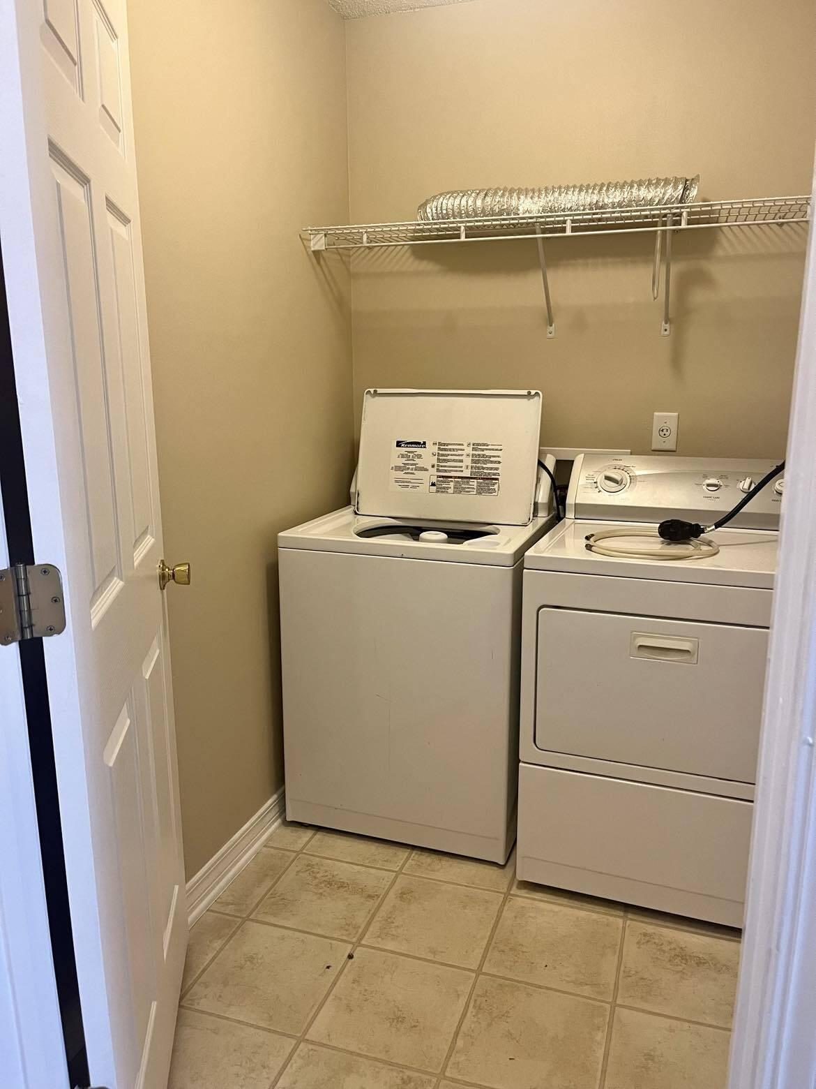 HIDDEN SHORES - Residential Lease