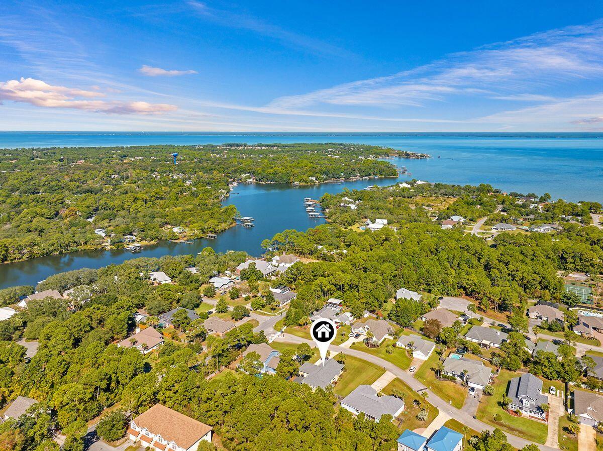 PELICAN BAY - Residential