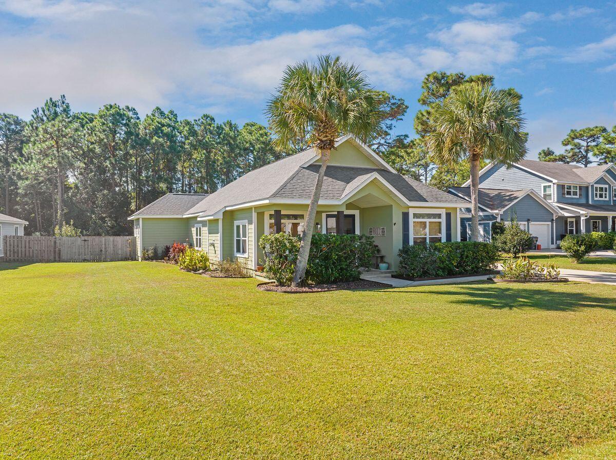 PELICAN BAY - Residential