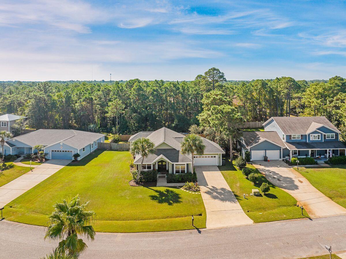 PELICAN BAY - Residential